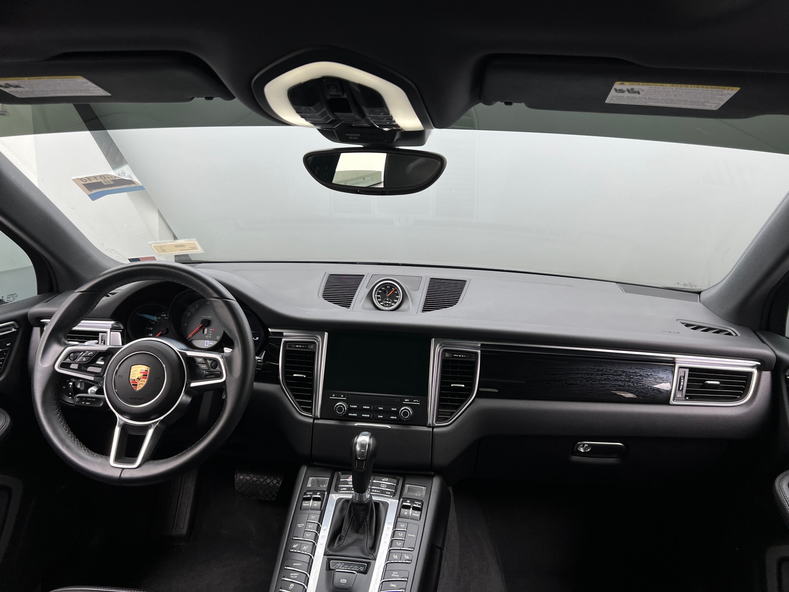 Thumbnail: 2018 Porsche Macan - 2