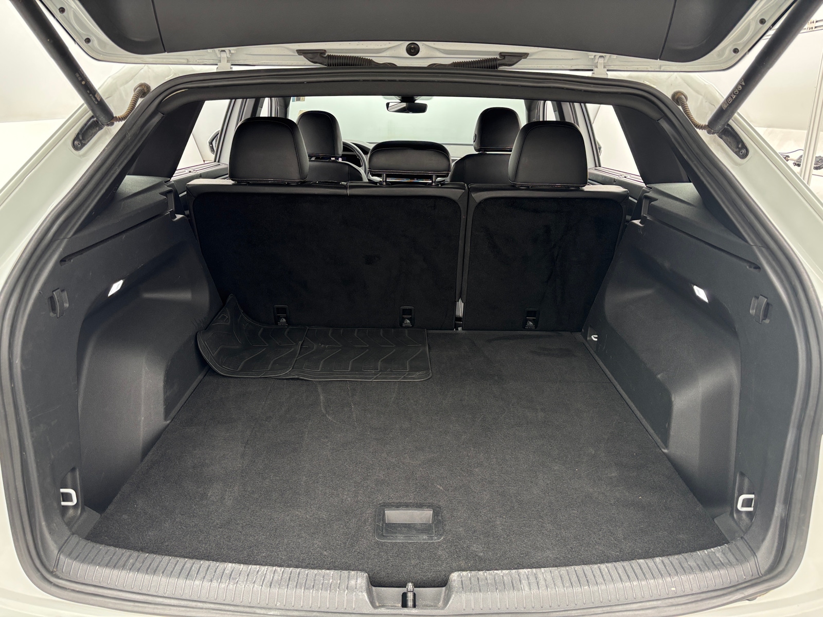 Thumbnail: 2024 Volkswagen Atlas - 6