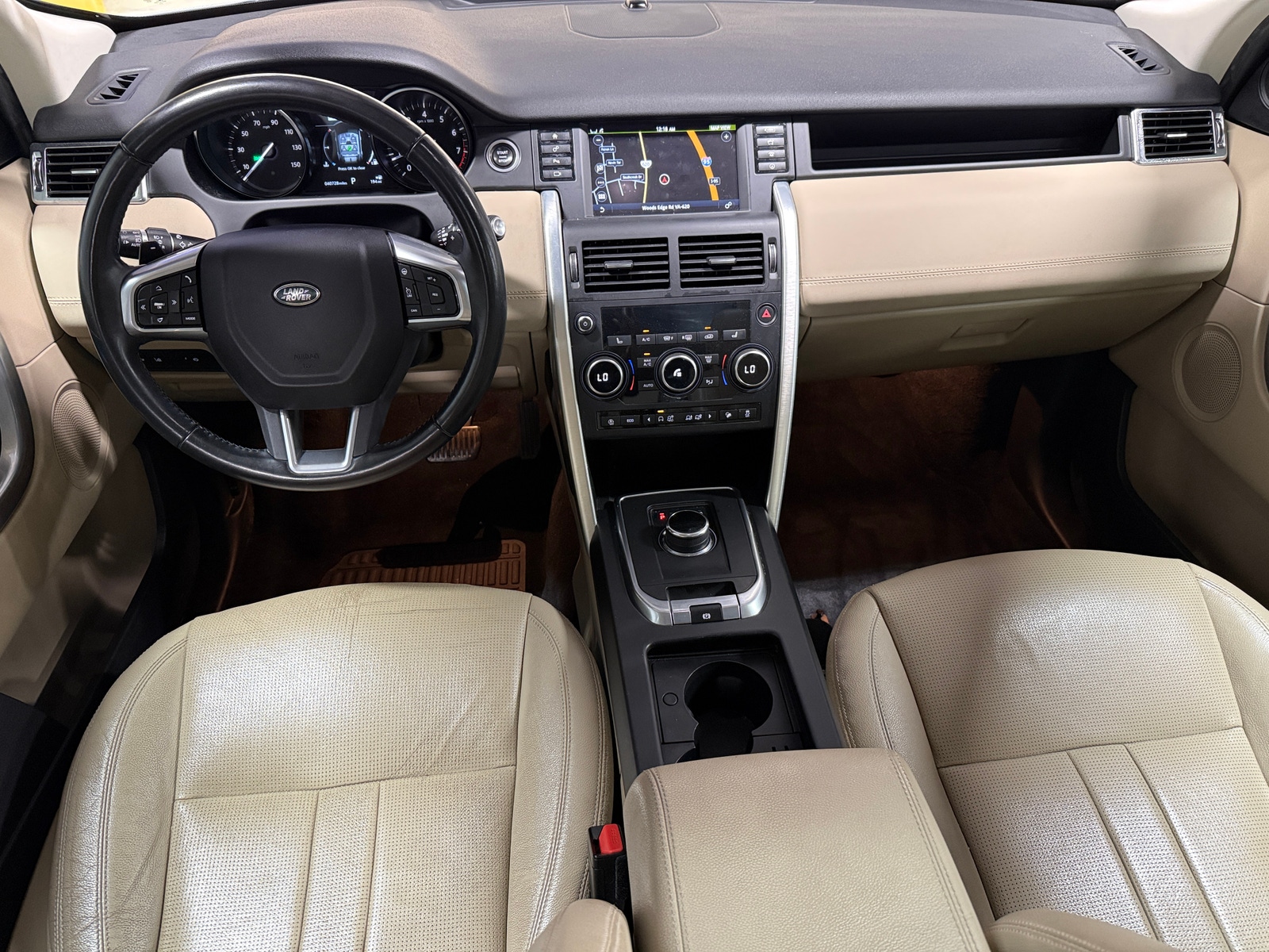 Thumbnail: 2018 Land Rover Discovery Sport - 2
