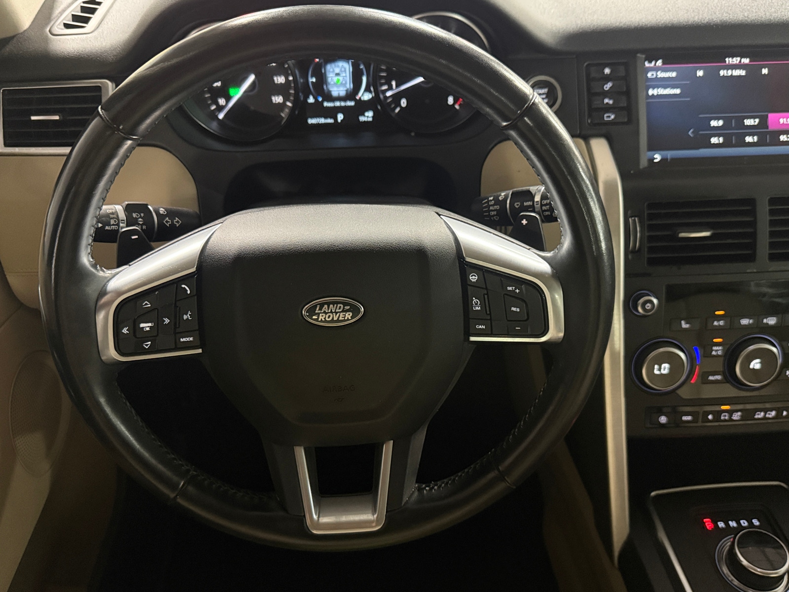 Thumbnail: 2018 Land Rover Discovery Sport - 4
