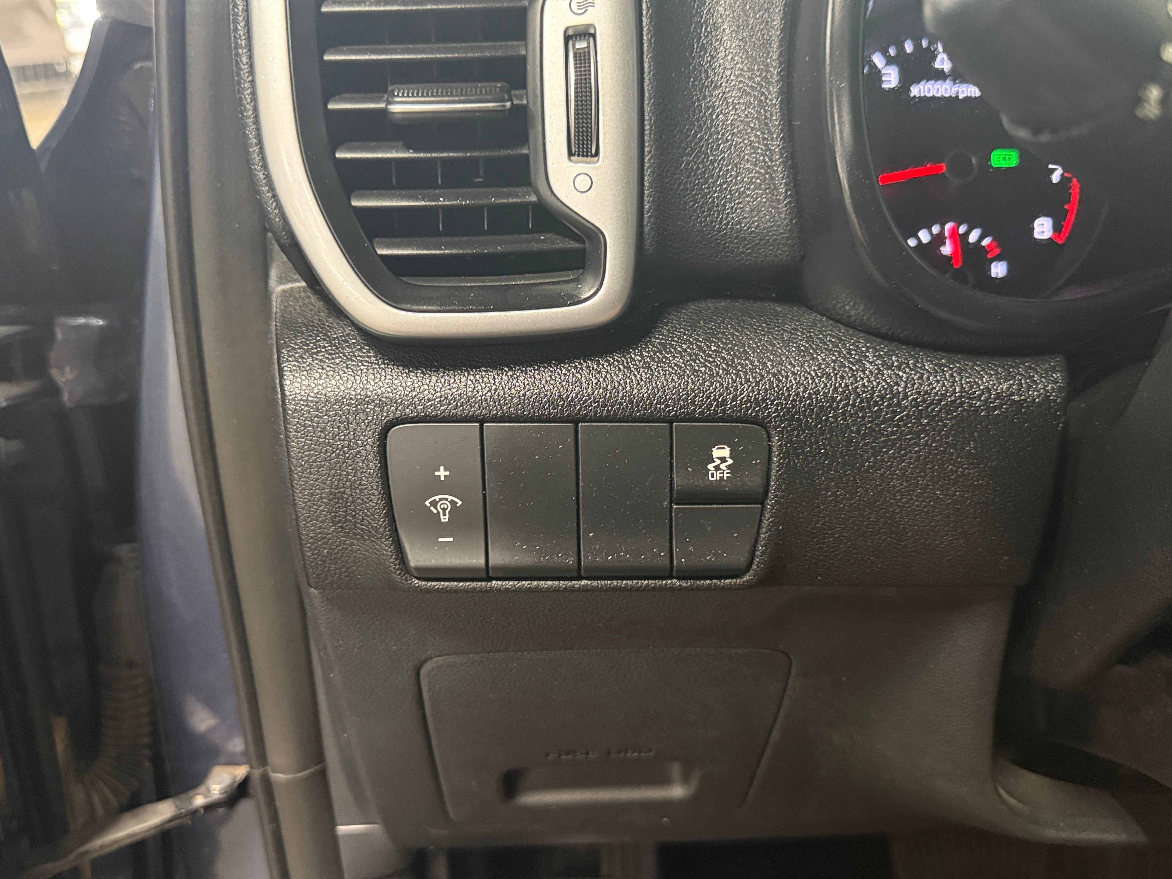 KNDPM3AC7H7120801