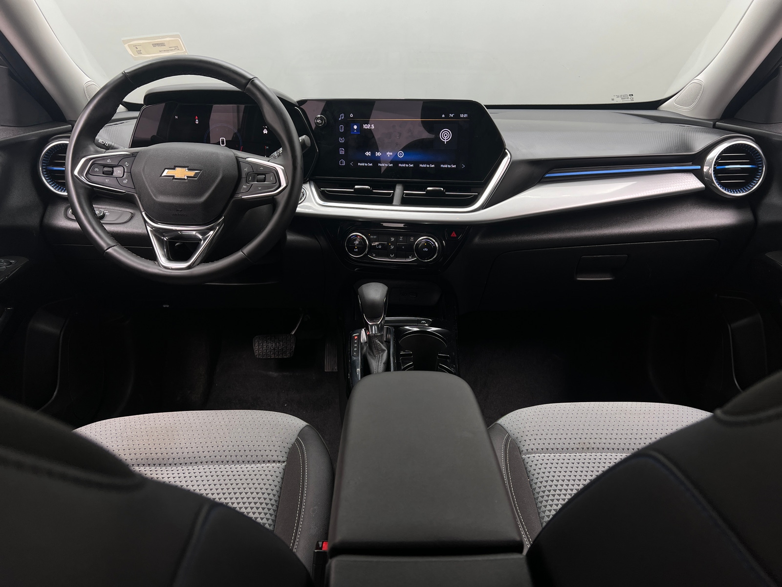 Thumbnail: 2025 Chevrolet Trax - 3