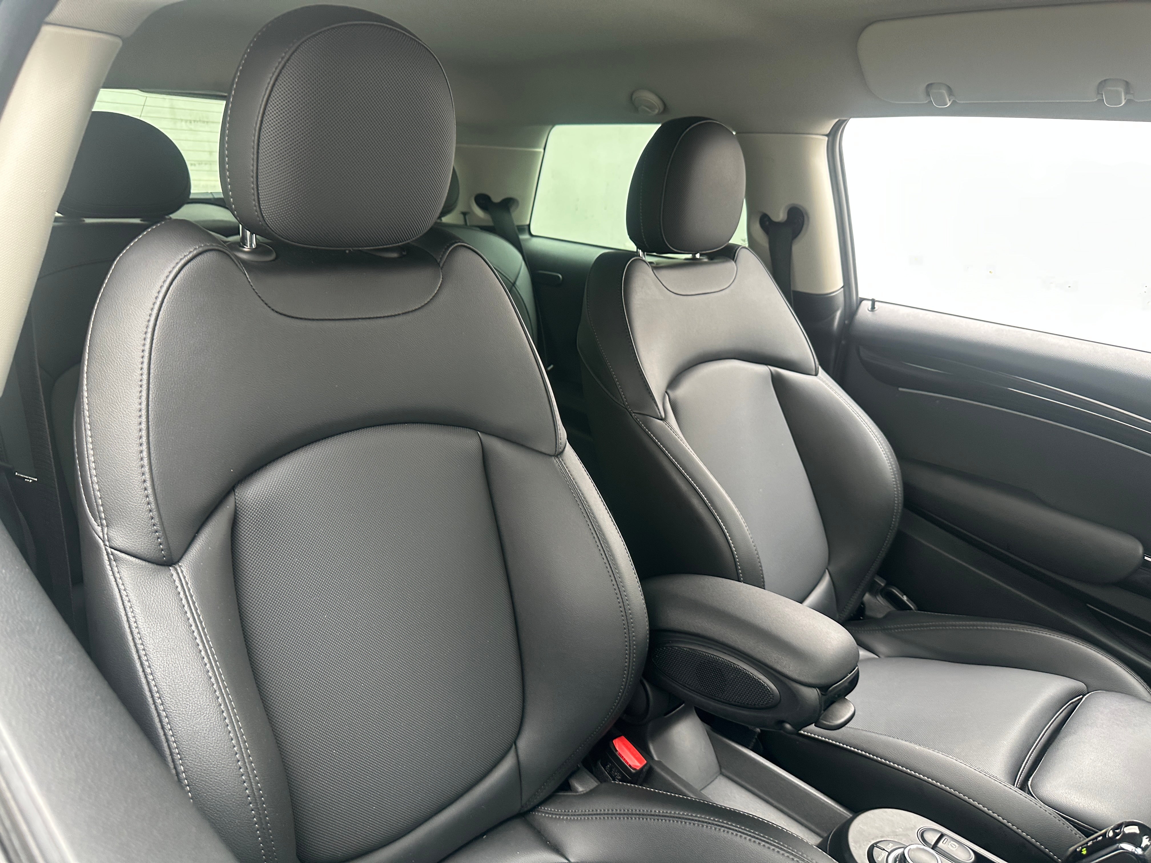 Used 2022 MINI Hardtop 2 Door SE with VIN WMW13DJ01N2P64157 for sale in Auburn, WA
