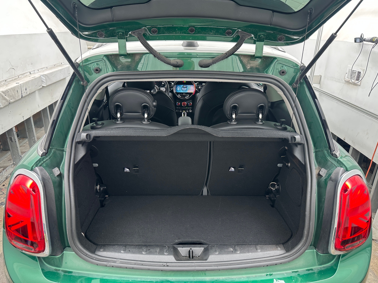 Thumbnail: 2022 MINI Cooper Hardtop - 6