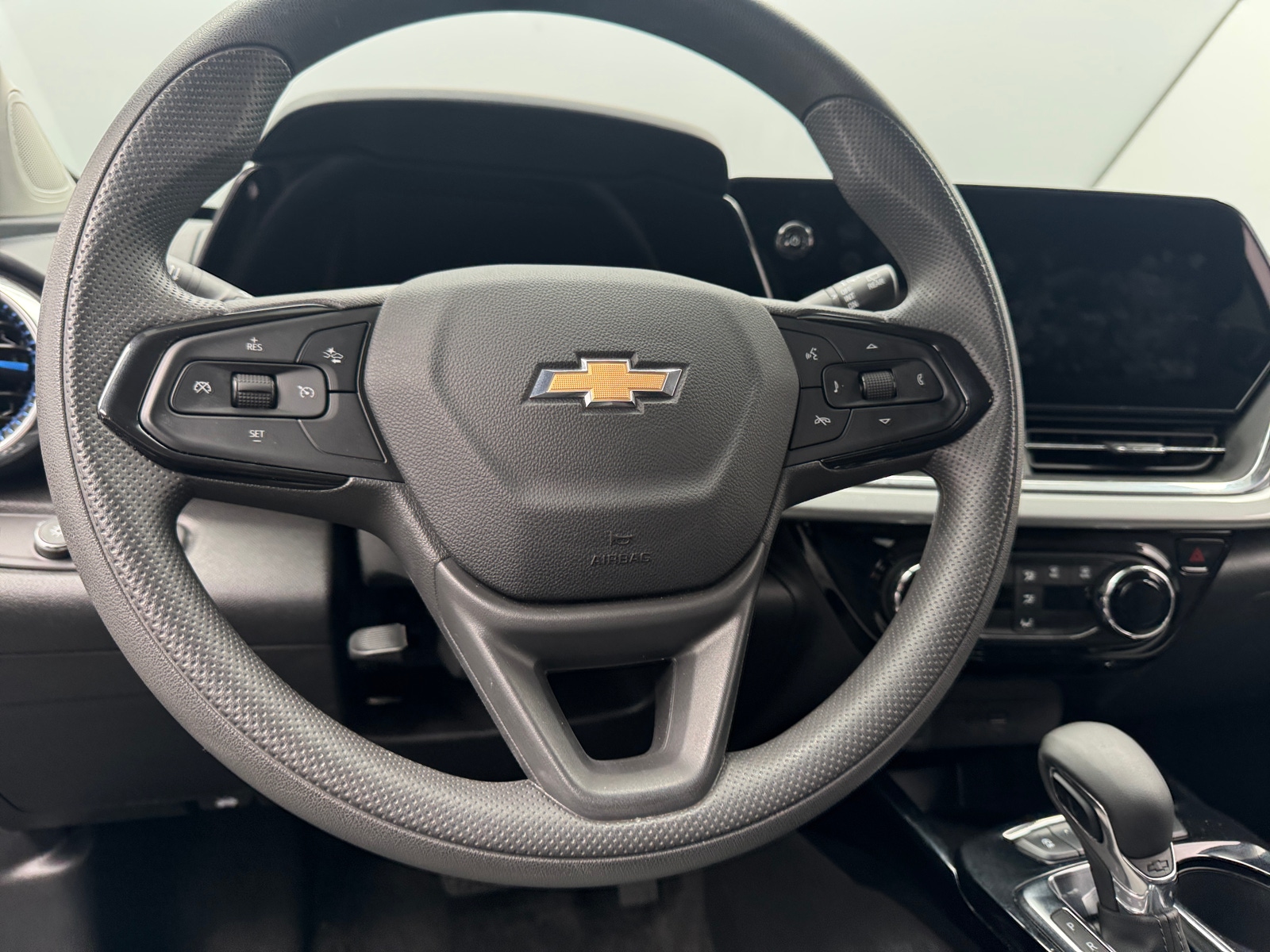 Thumbnail: 2025 Chevrolet Trax - 5