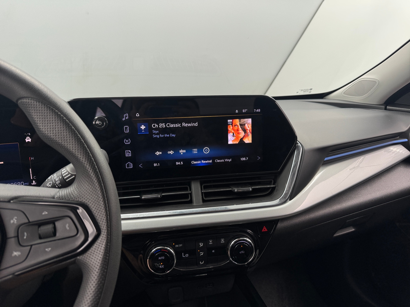 Thumbnail: 2025 Chevrolet Trax - 4