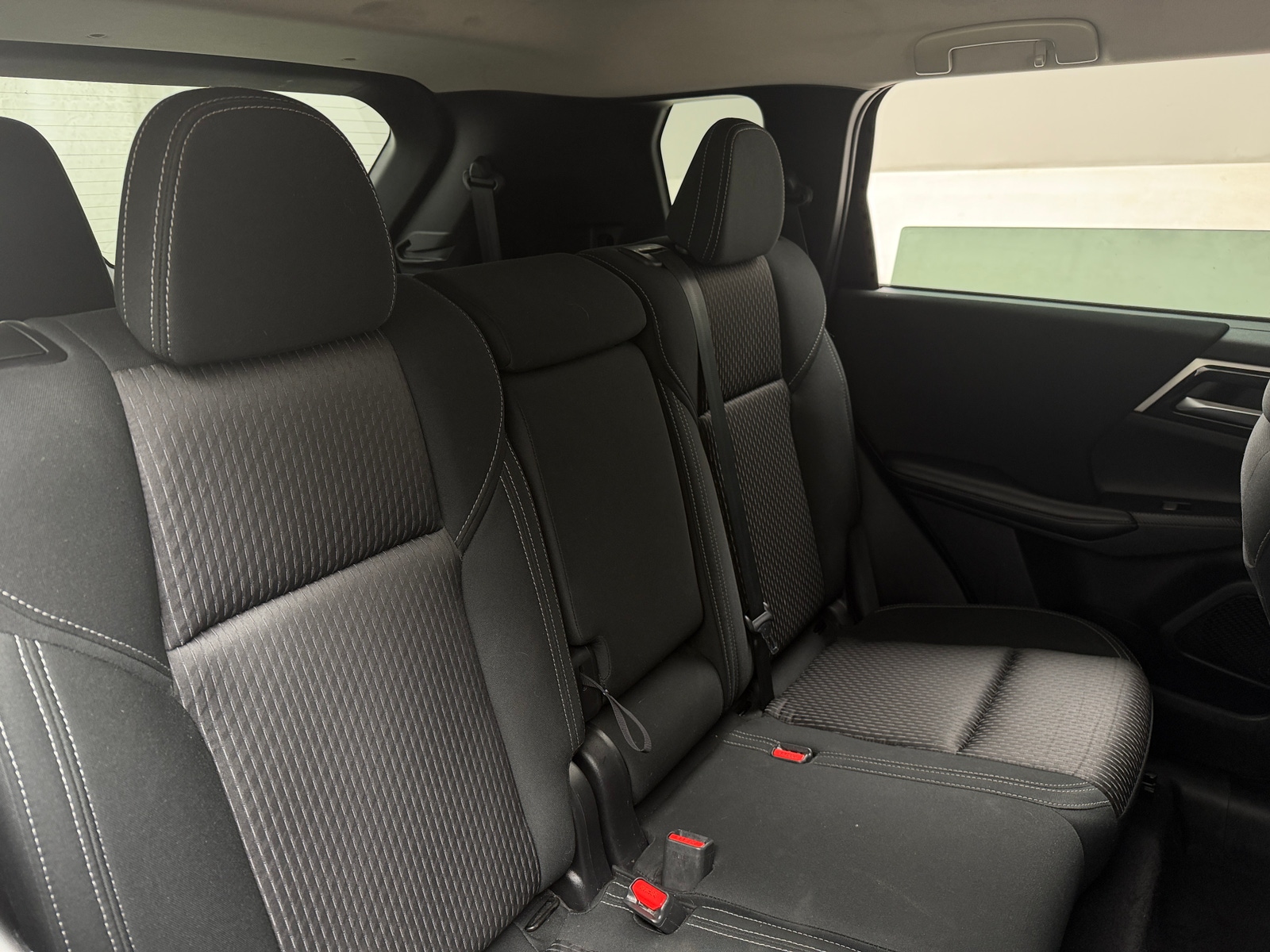 Thumbnail: 2022 Mitsubishi Outlander - 6