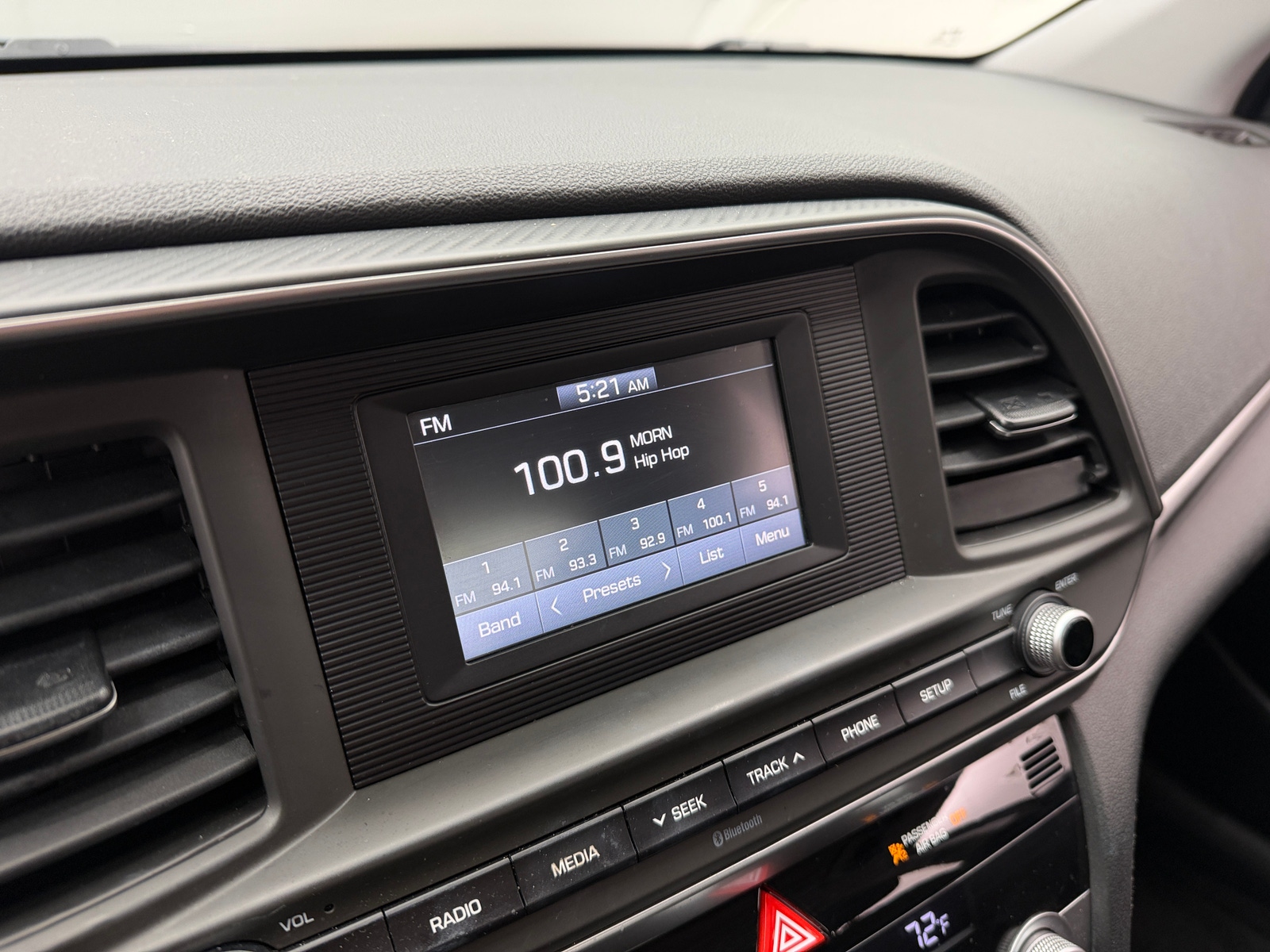 Thumbnail: 2020 Hyundai Elantra - 4