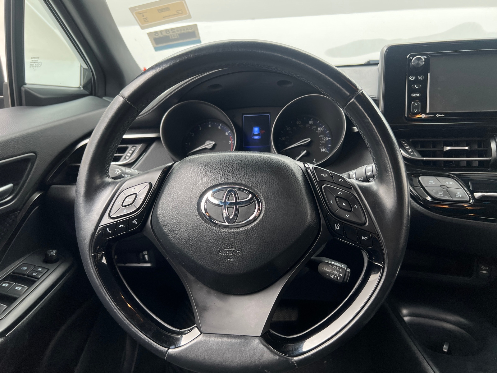 Thumbnail: 2018 Toyota C-HR - 5