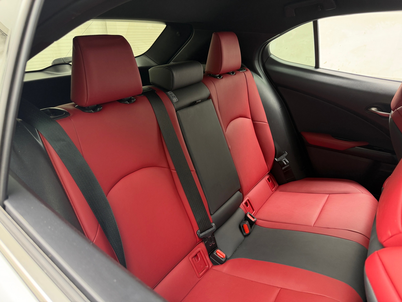 Thumbnail: 2021 Lexus UX - 6