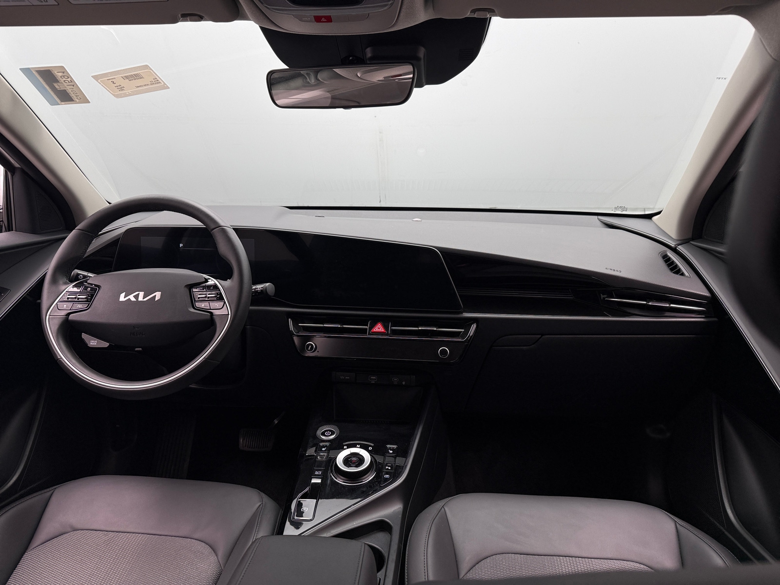 Thumbnail: 2024 Kia Niro - 3