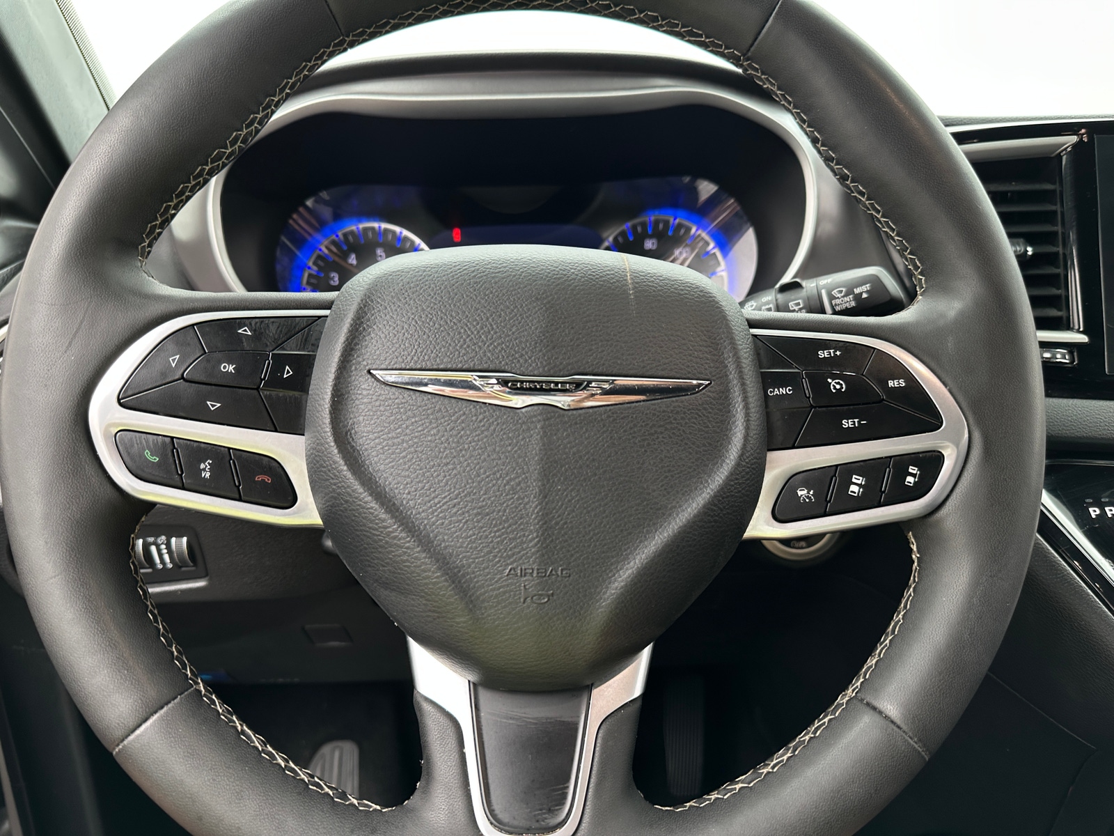 Thumbnail: 2025 Chrysler Pacifica - 4
