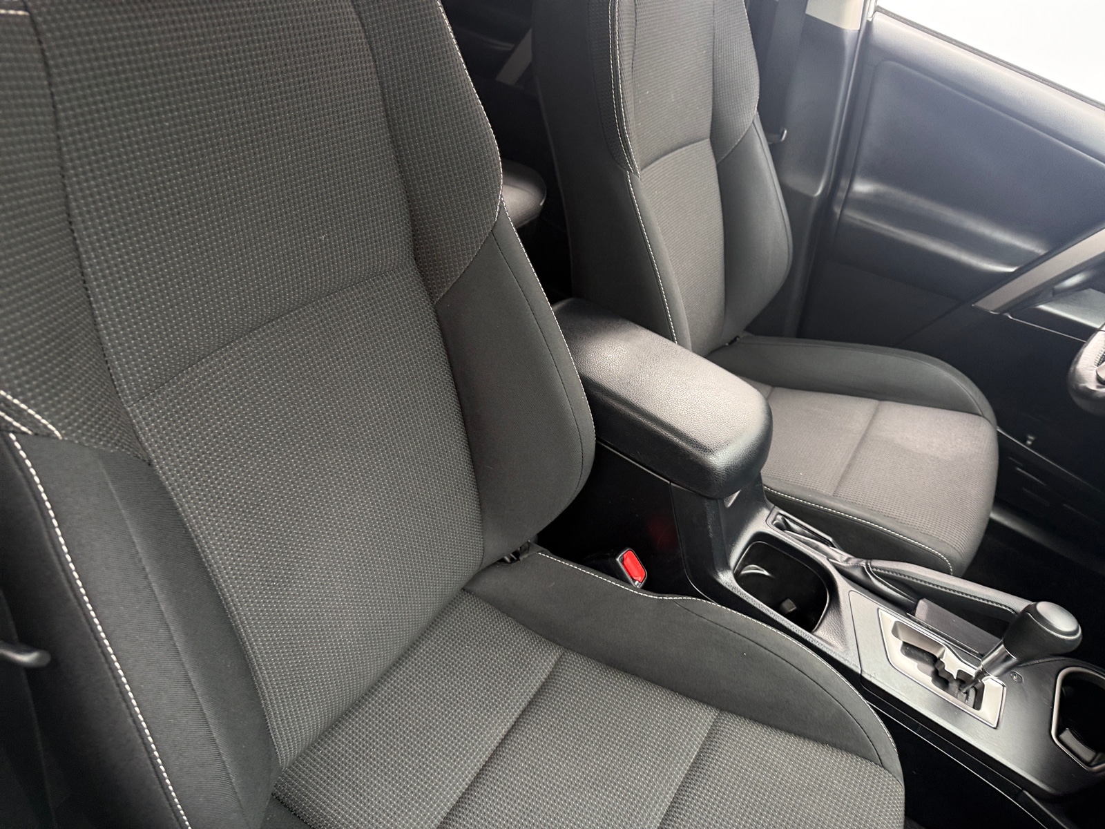 Thumbnail: 2018 Toyota RAV4 - 2
