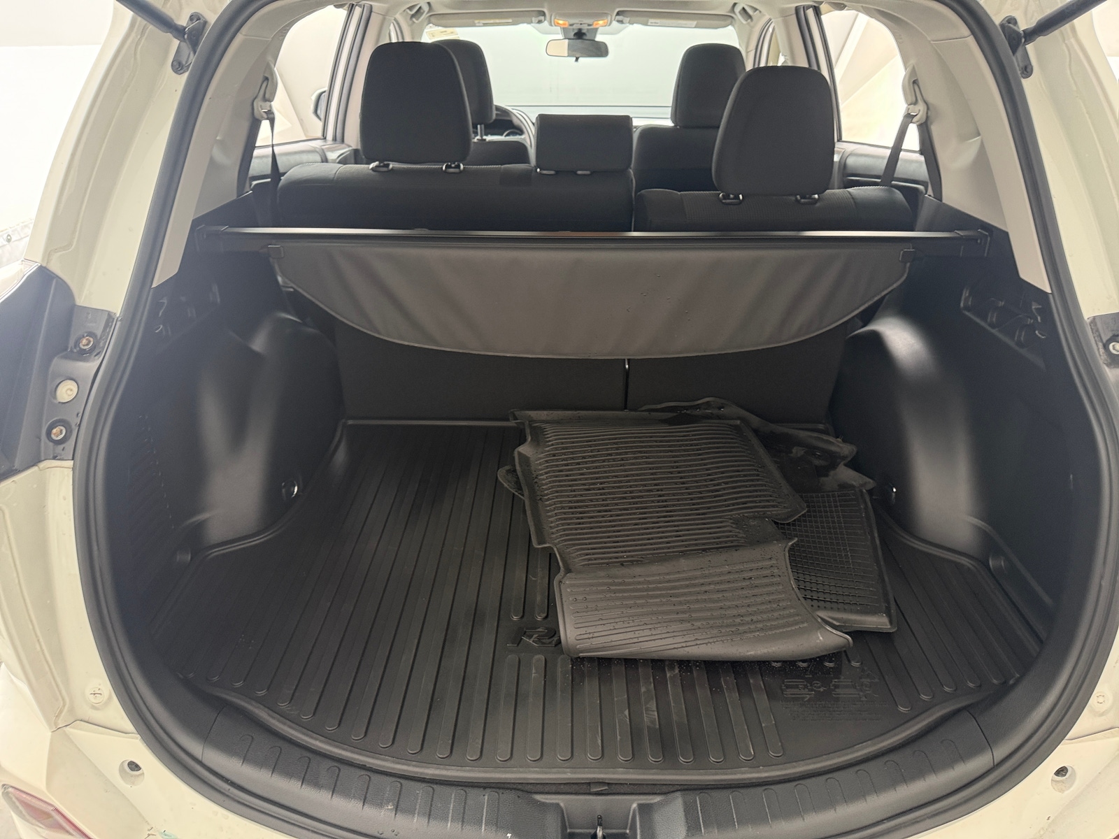 Thumbnail: 2018 Toyota RAV4 - 7