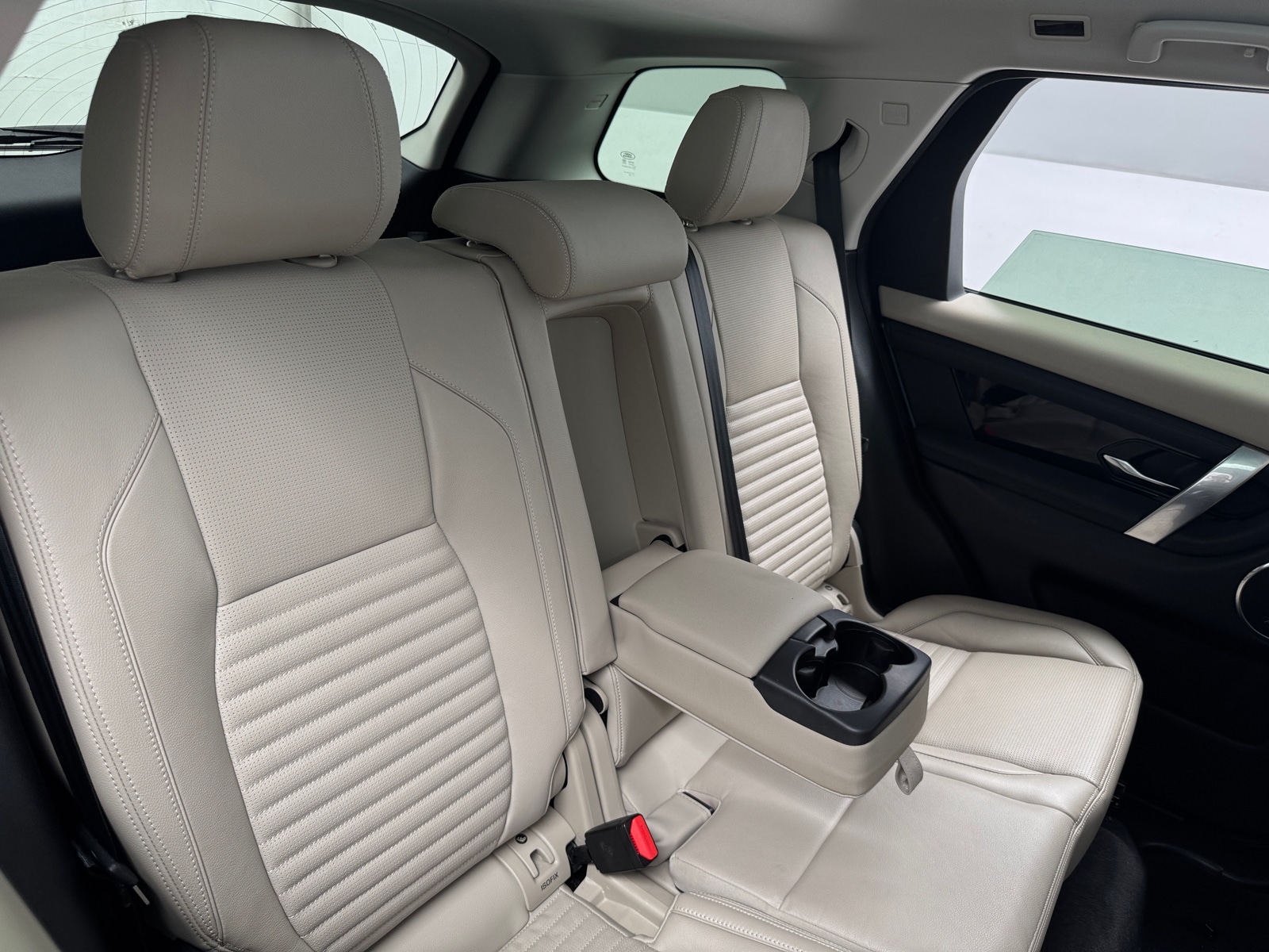 Thumbnail: 2021 Land Rover Discovery Sport - 5