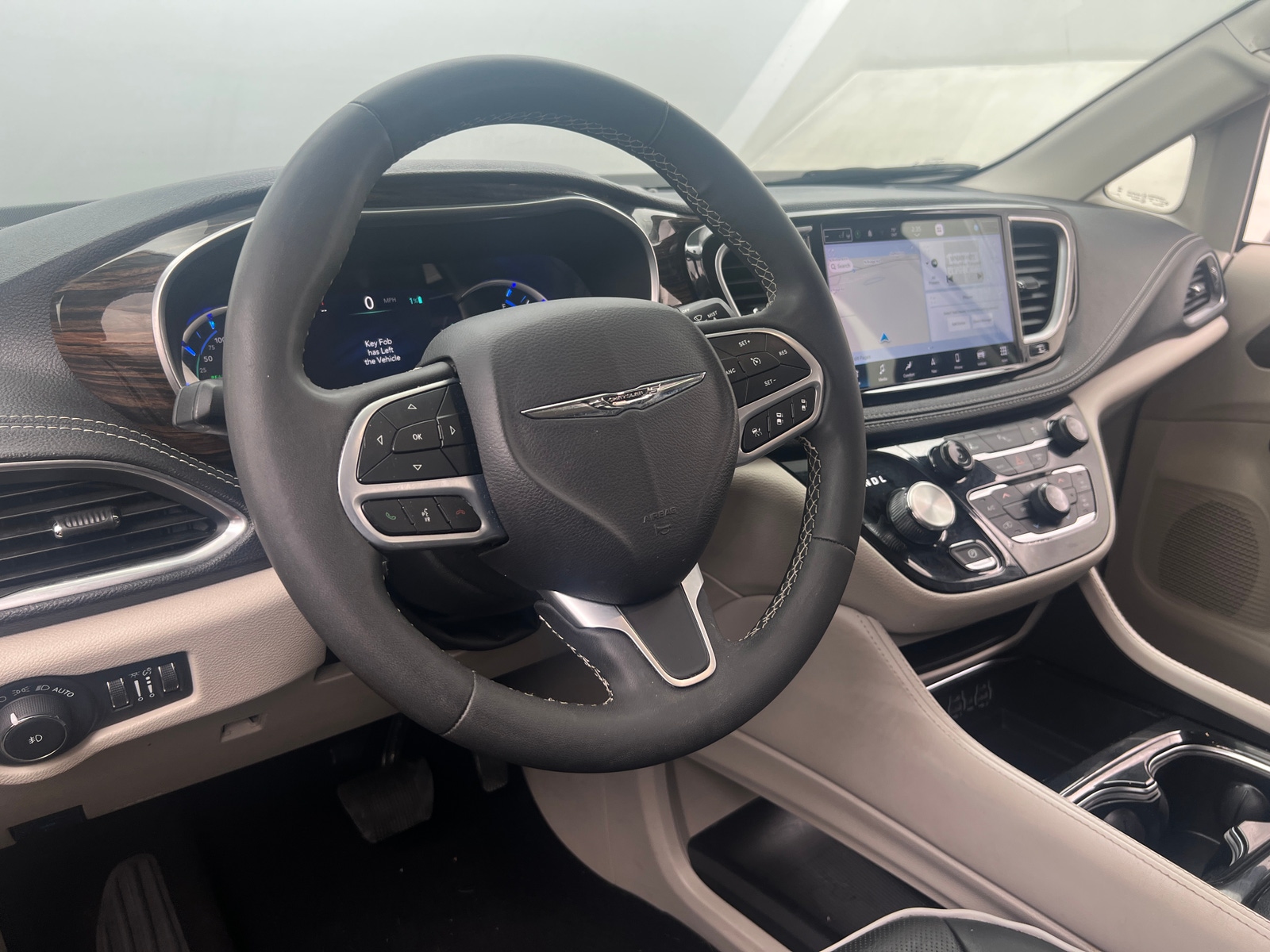 Thumbnail: 2023 Chrysler Pacifica - 4