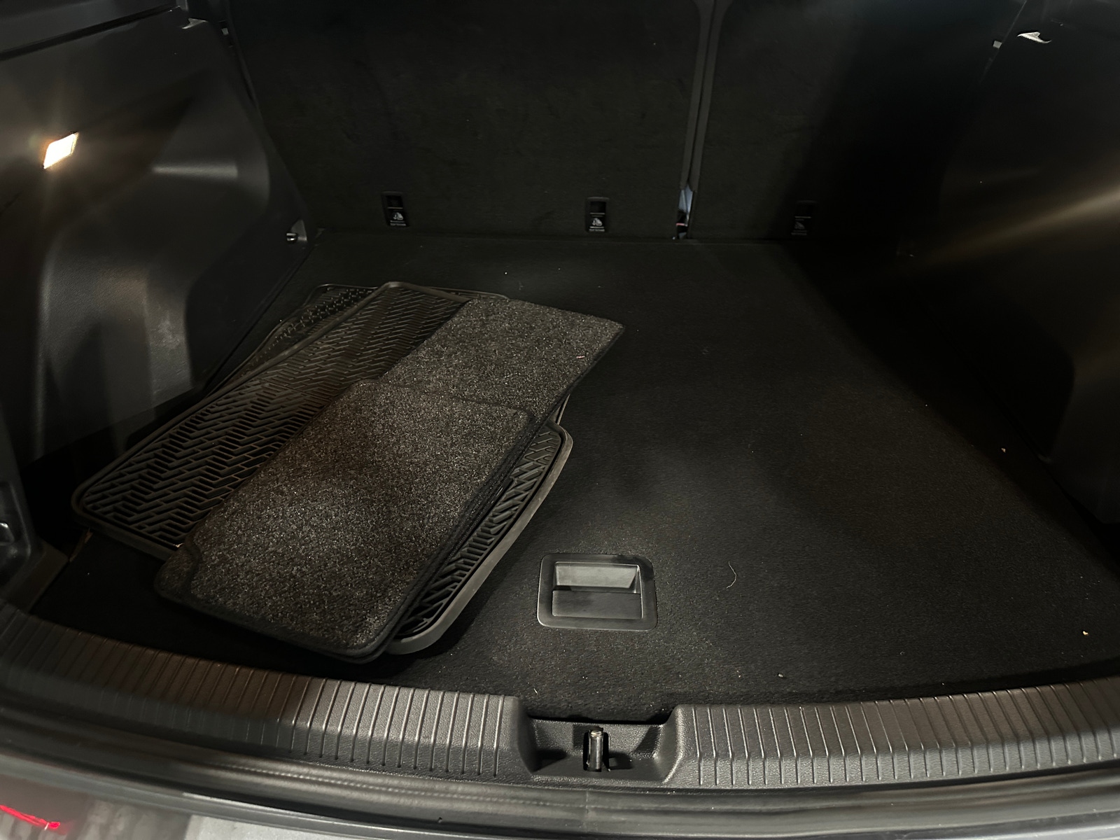 Thumbnail: 2023 Volkswagen Atlas - 6