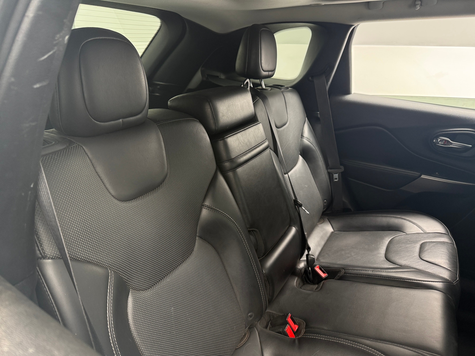 Thumbnail: 2019 Jeep Cherokee - 5