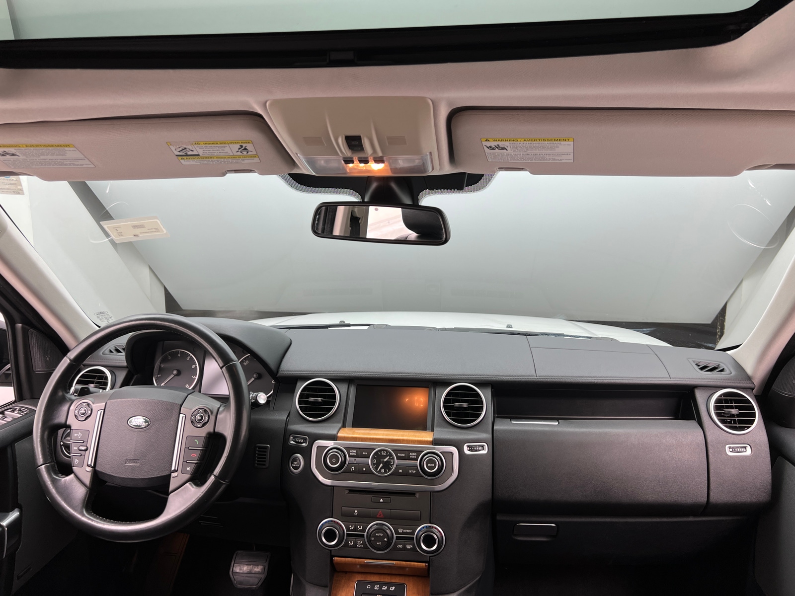 Thumbnail: 2016 Land Rover LR4 - 2