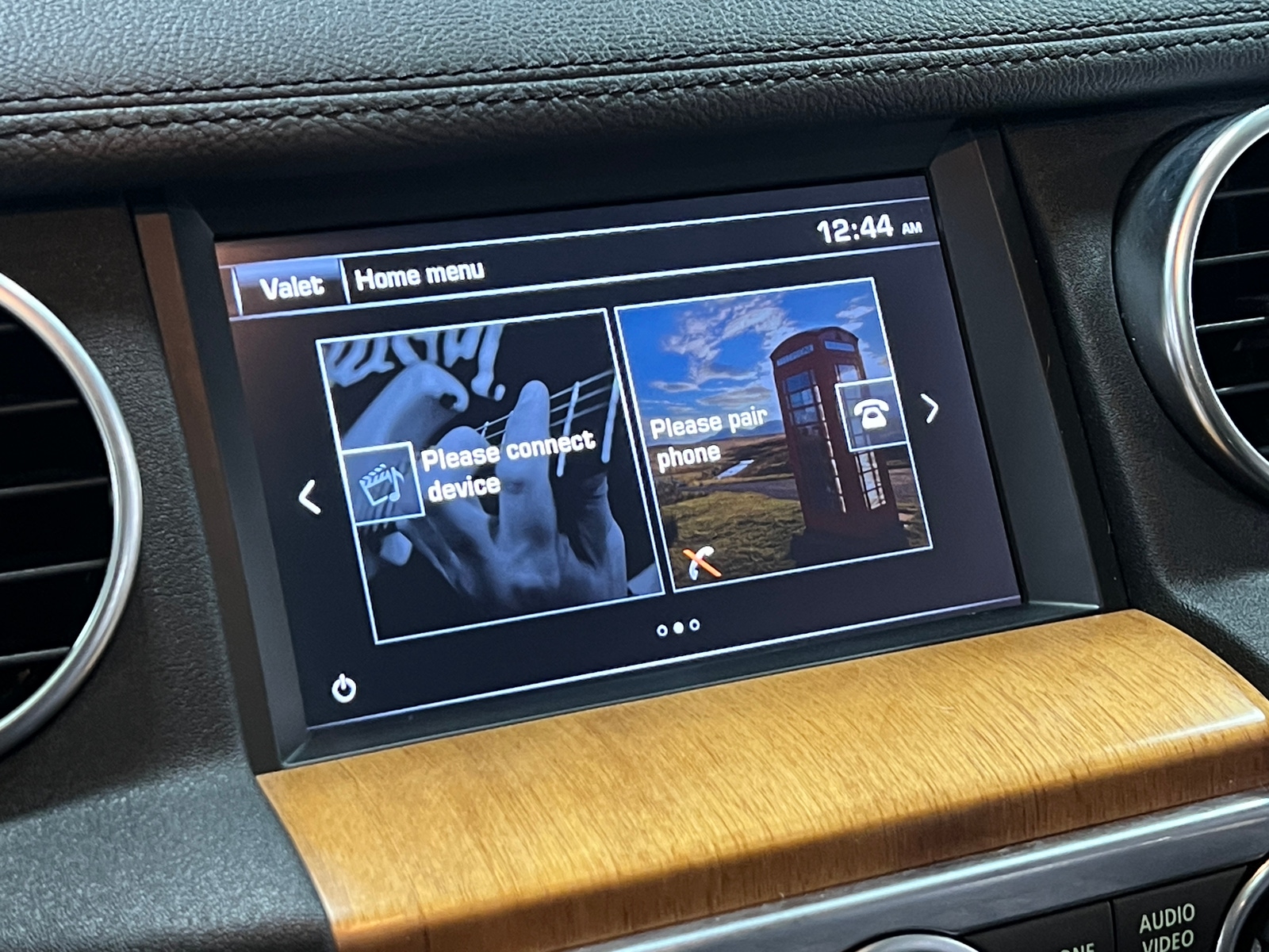Thumbnail: 2016 Land Rover LR4 - 3