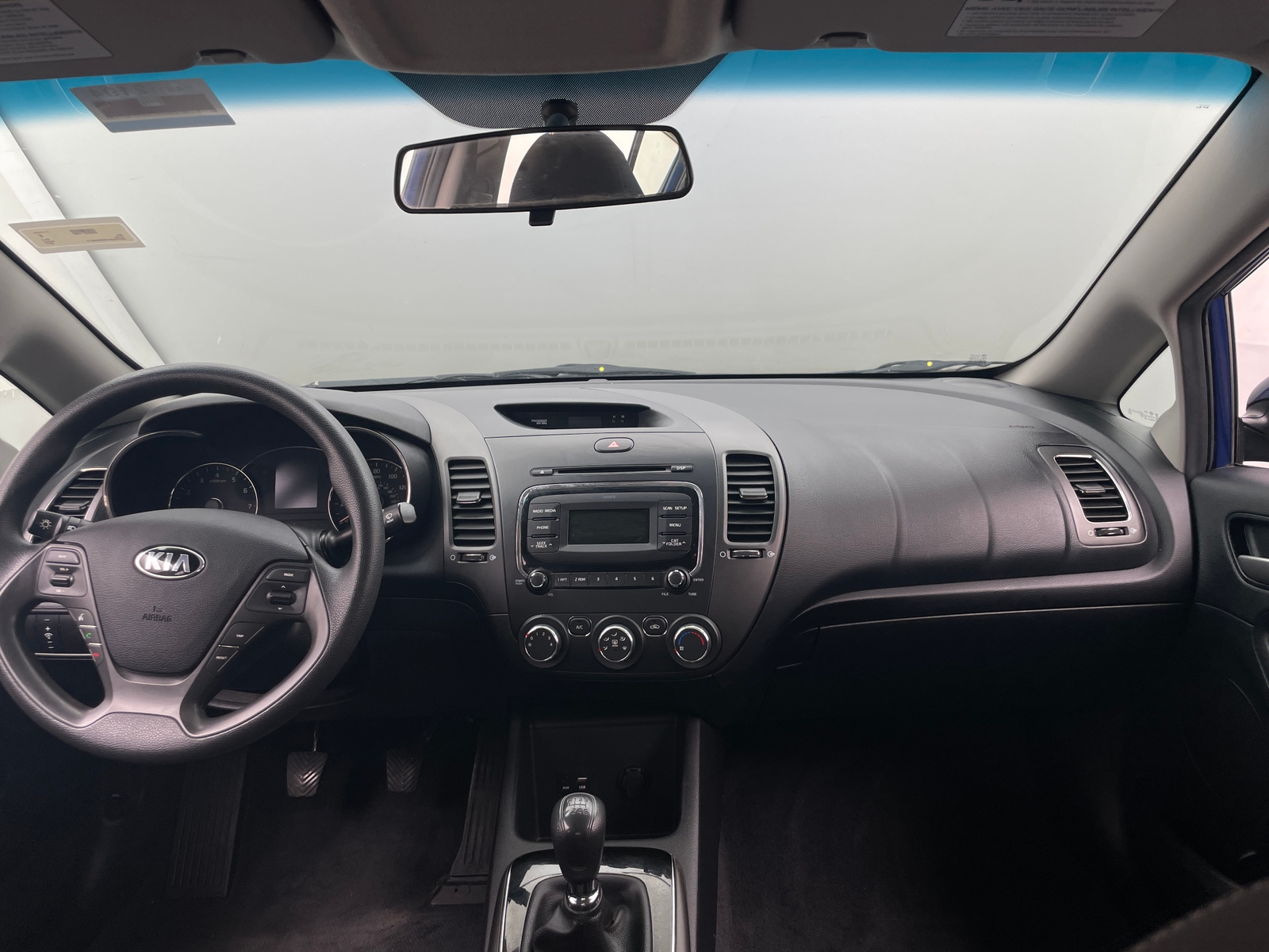 Thumbnail: 2017 Kia Forte - 3