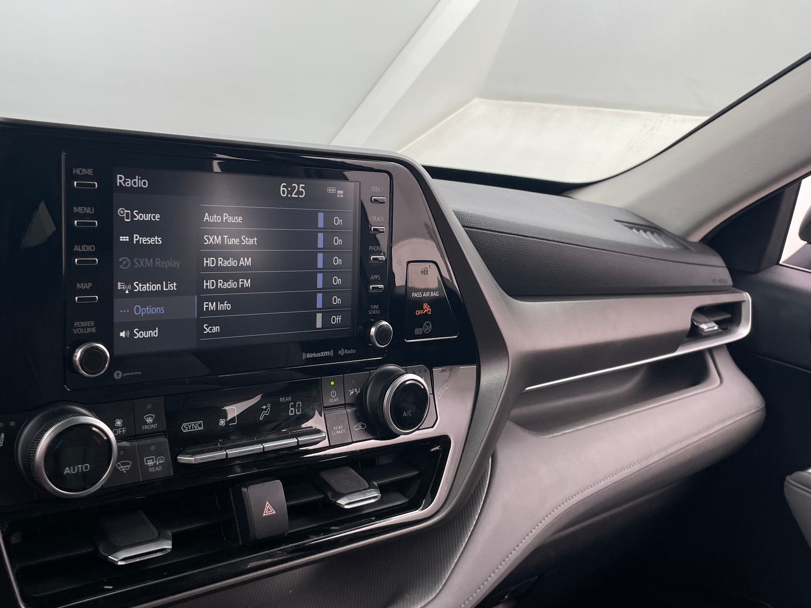 Thumbnail: 2021 Toyota Highlander - 3