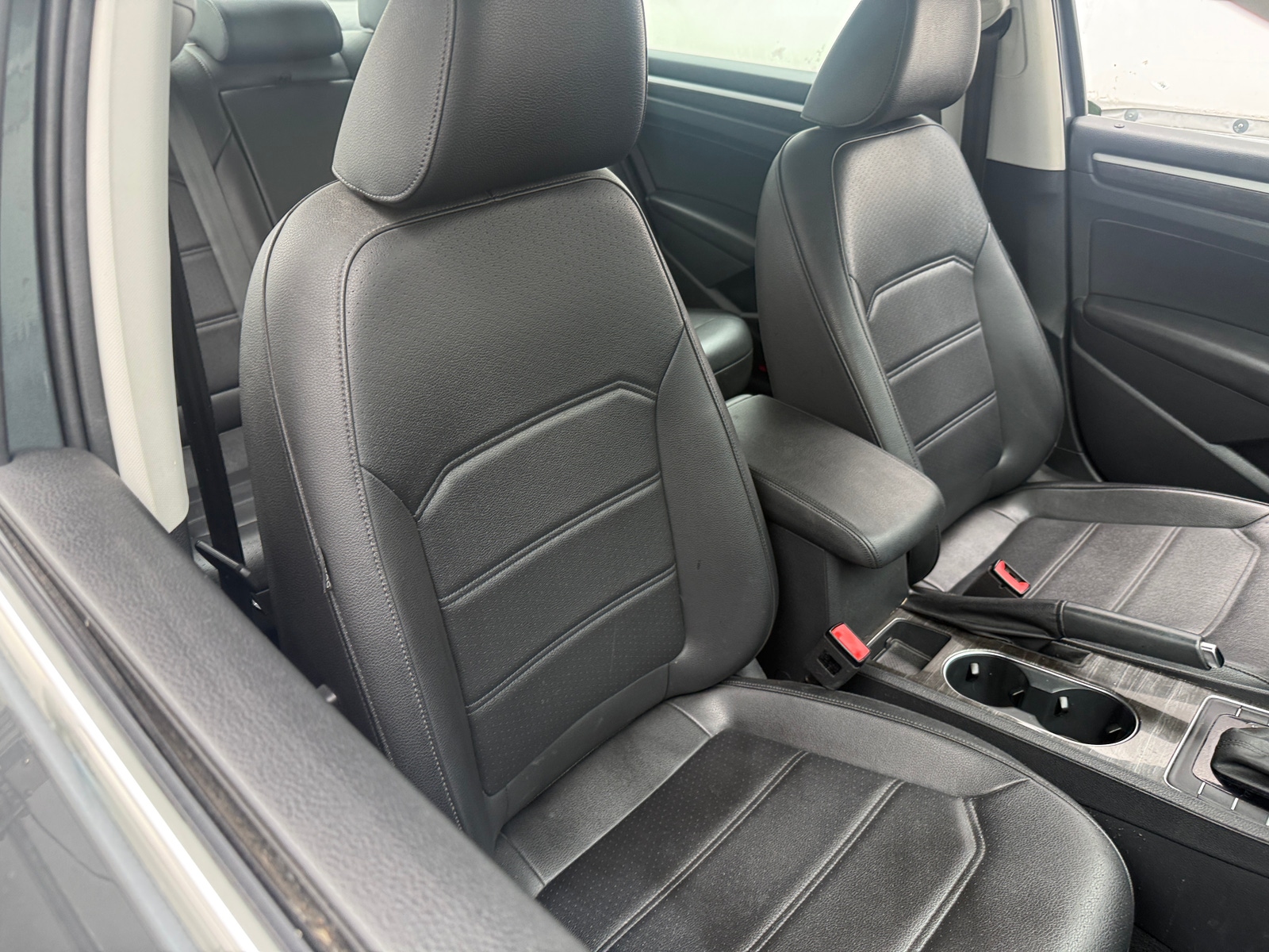 Thumbnail: 2016 Volkswagen Passat - 2