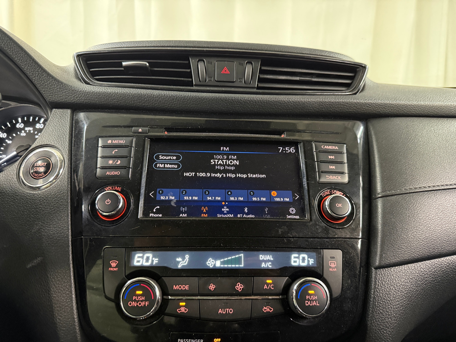 Thumbnail: 2019 Nissan Rogue - 4