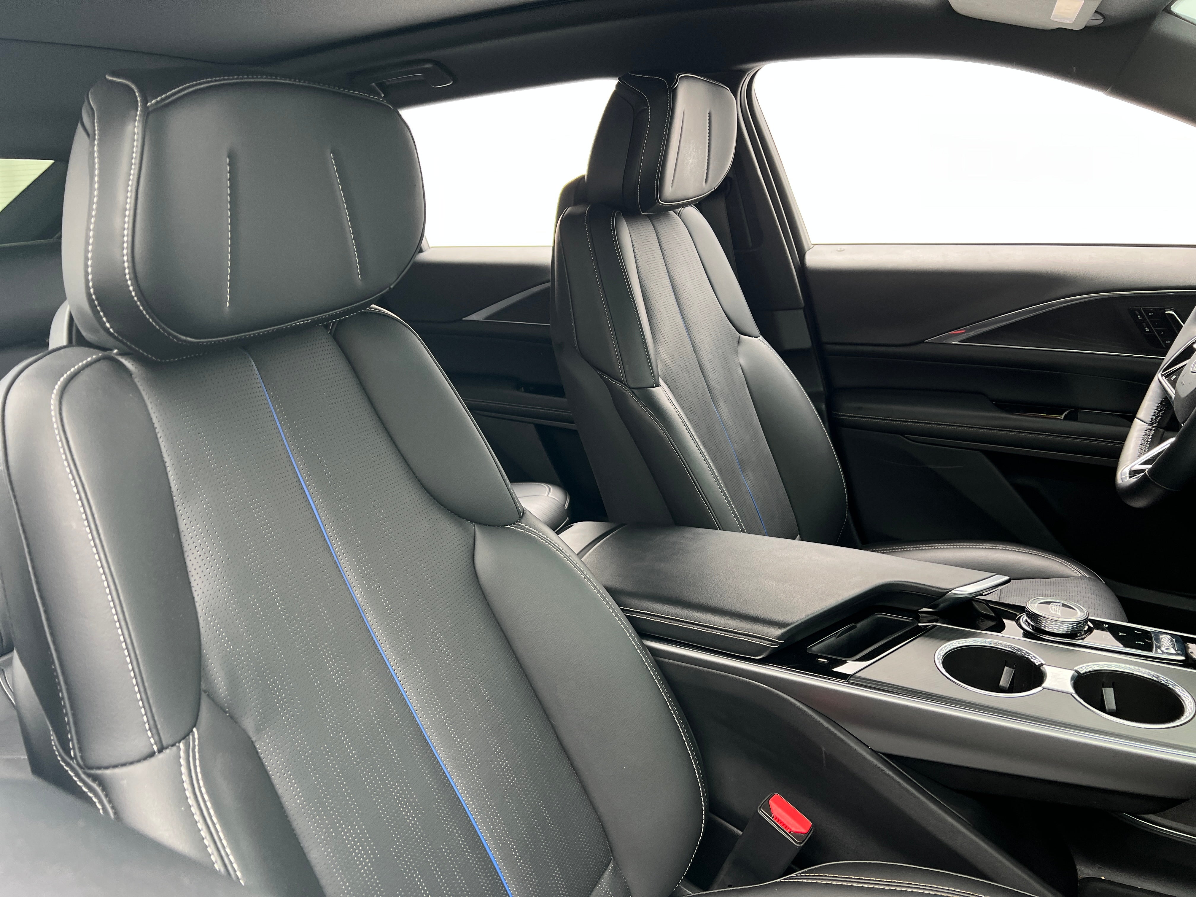 2024 Cadillac LYRIQ Sport 1