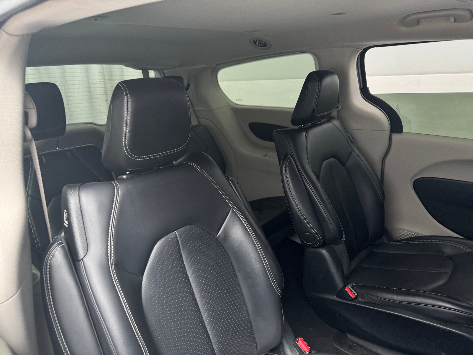 Thumbnail: 2023 Chrysler Pacifica - 5