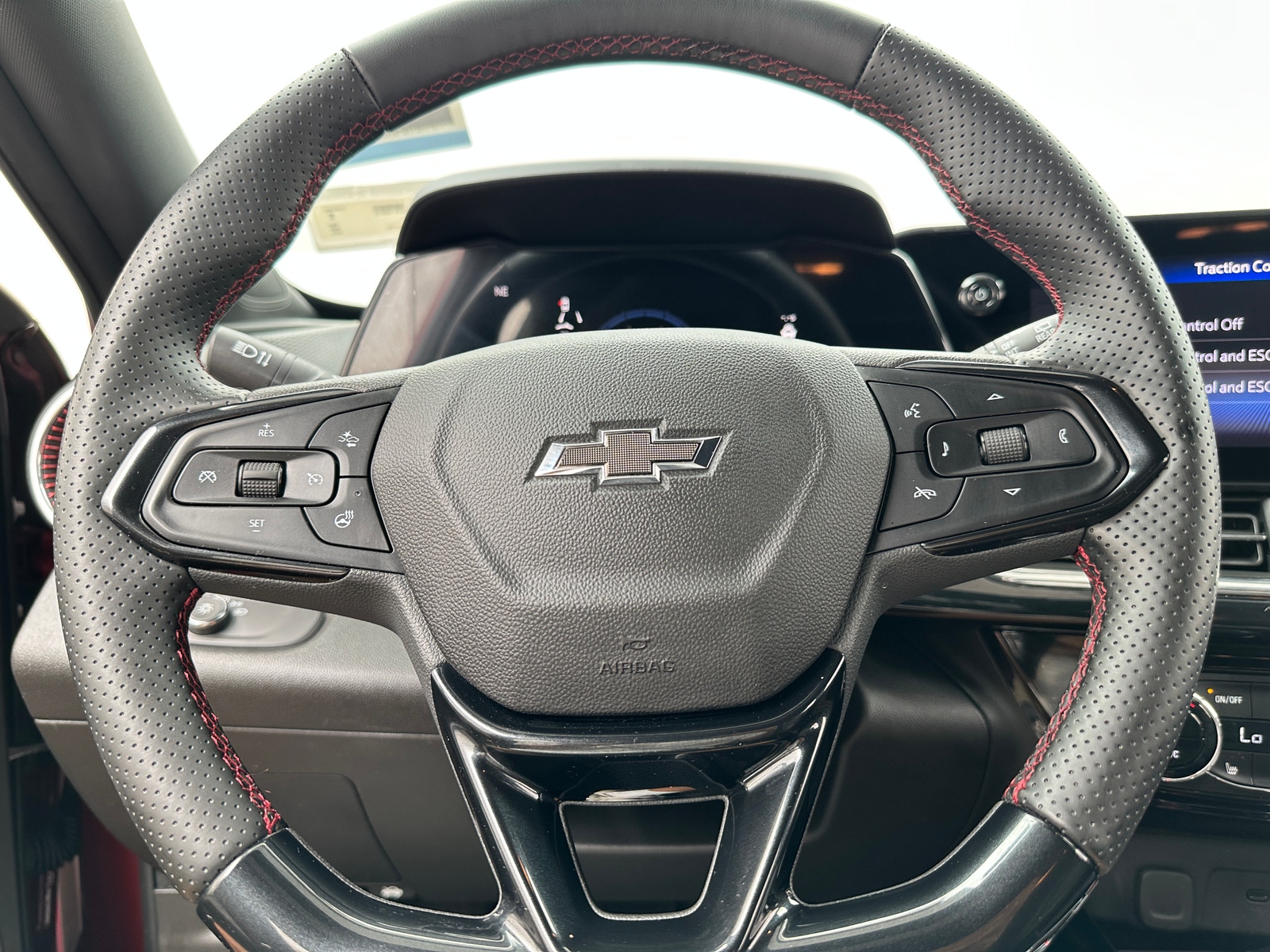 Thumbnail: 2025 Chevrolet Trax - 4