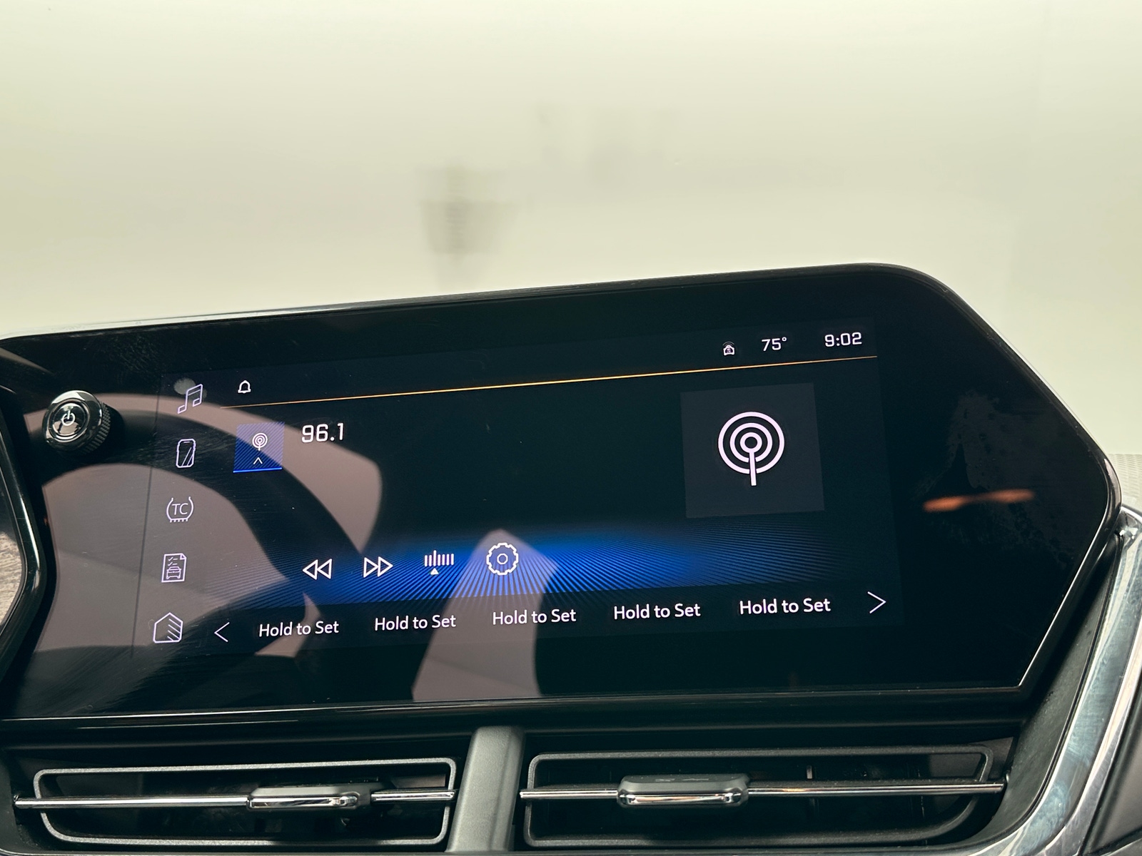 Thumbnail: 2025 Chevrolet Trax - 3