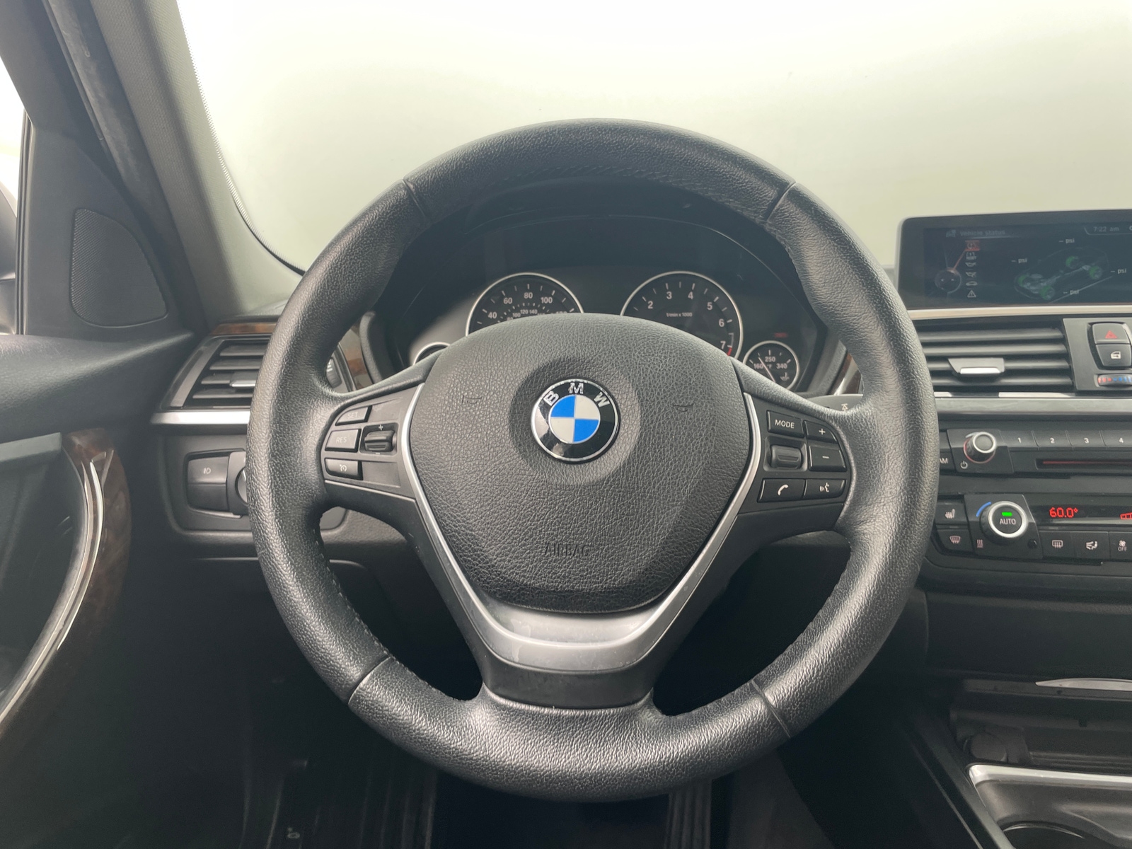 Thumbnail: 2015 BMW 3 Series - 4