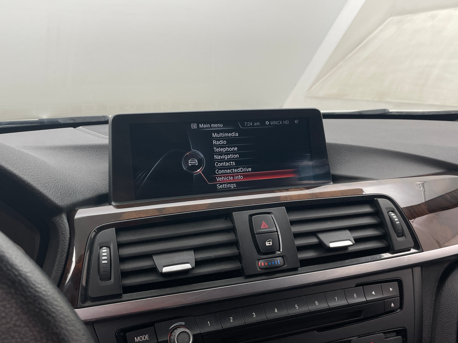Thumbnail: 2015 BMW 3 Series - 3