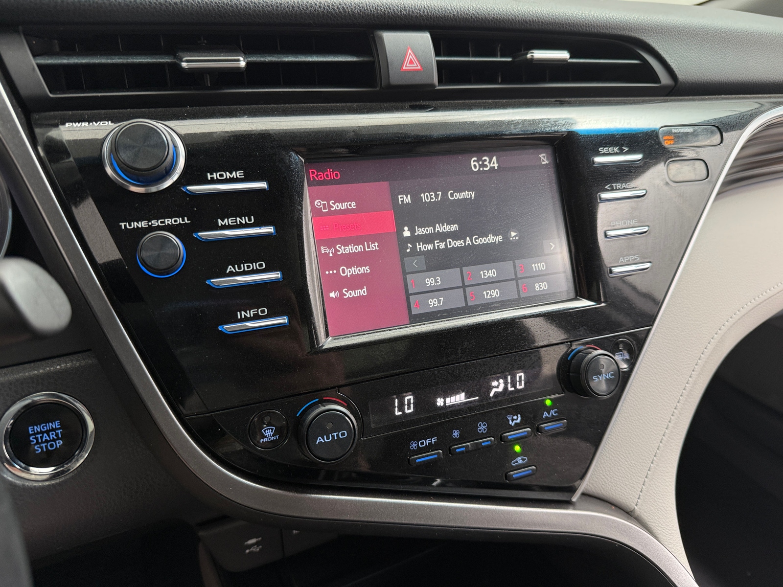 Thumbnail: 2018 Toyota Camry - 4
