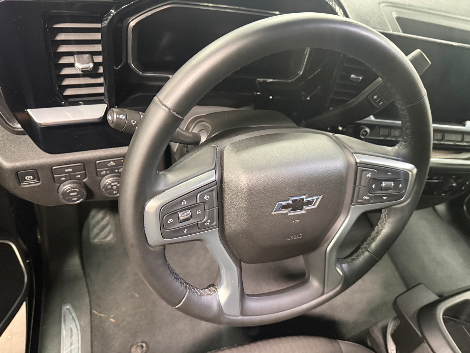 Thumbnail: 2026 Chevrolet Silverado 1500 - 5