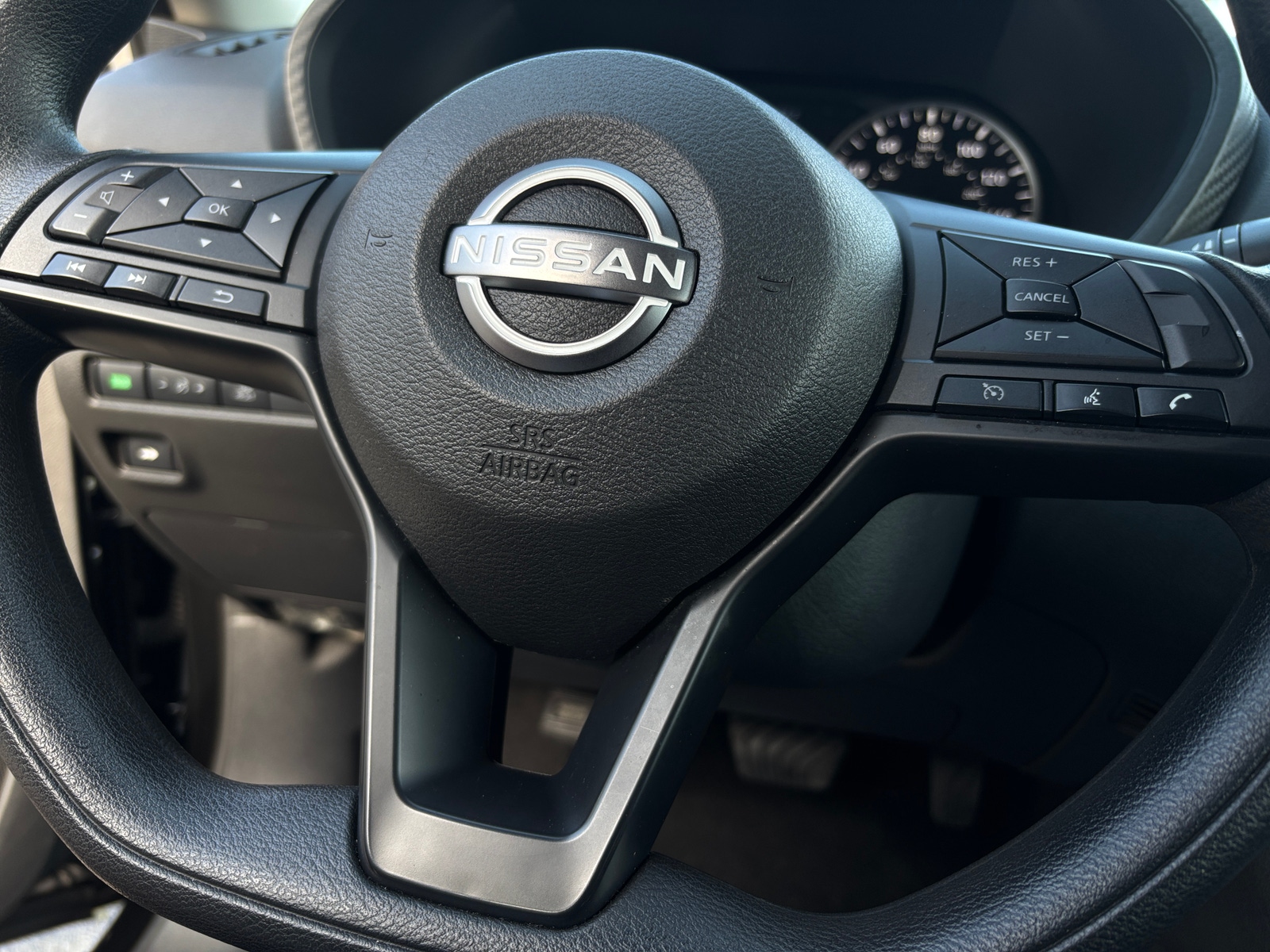 Thumbnail: 2025 Nissan Sentra - 5
