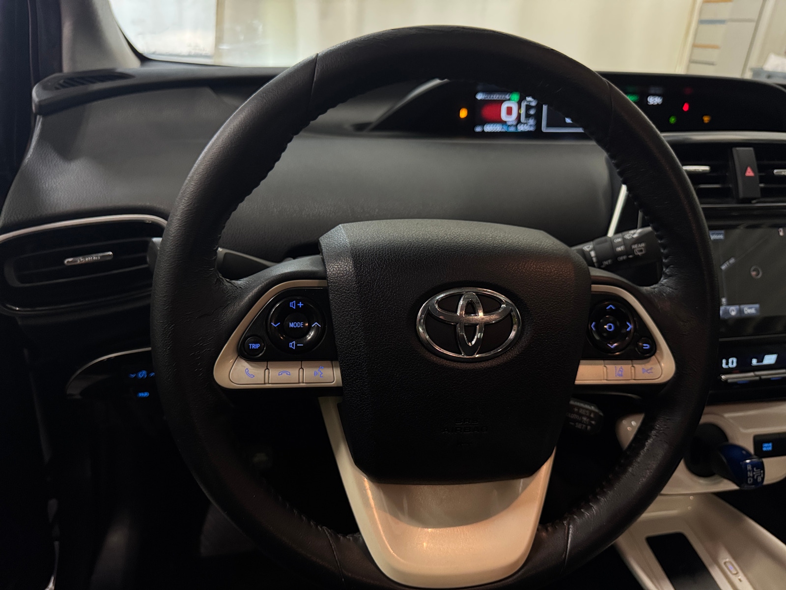 Thumbnail: 2016 Toyota Prius - 5