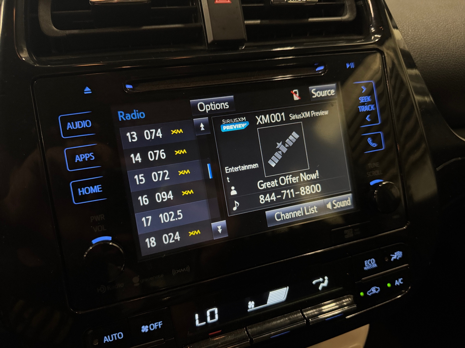 Thumbnail: 2016 Toyota Prius - 4