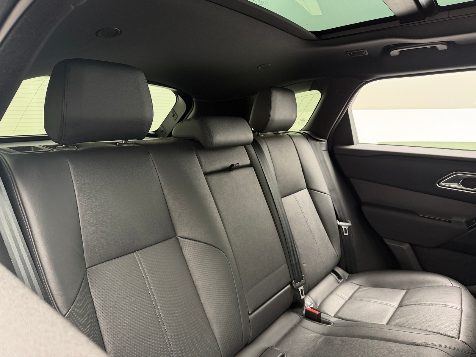 Thumbnail: 2025 Land Rover Range Rover Velar - 5