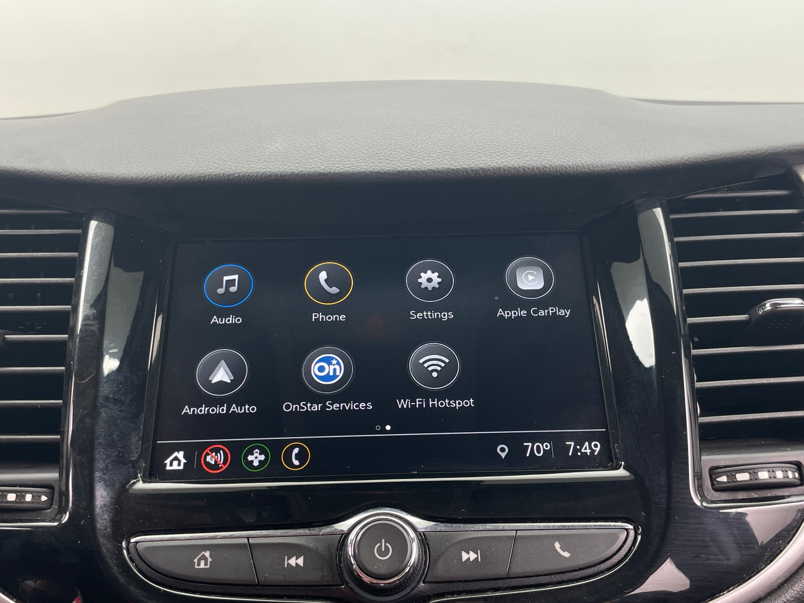 Thumbnail: 2018 Chevrolet Trax - 3