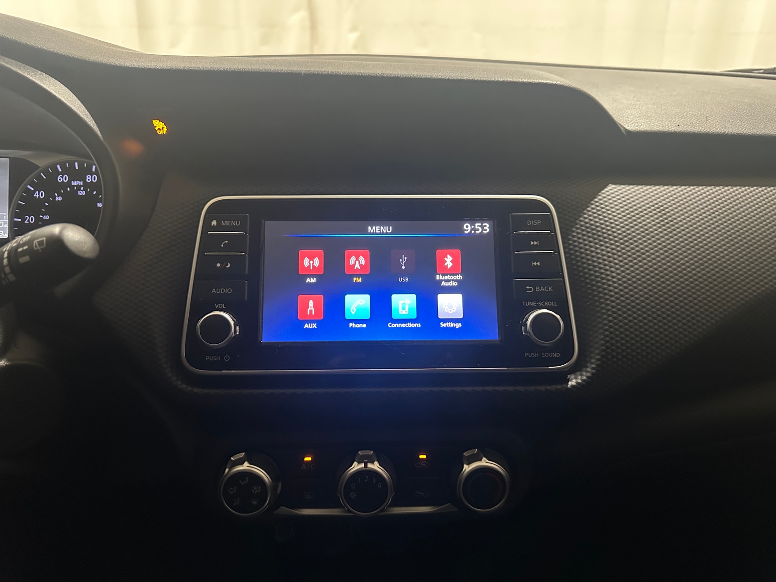 Thumbnail: 2021 Nissan Kicks - 4