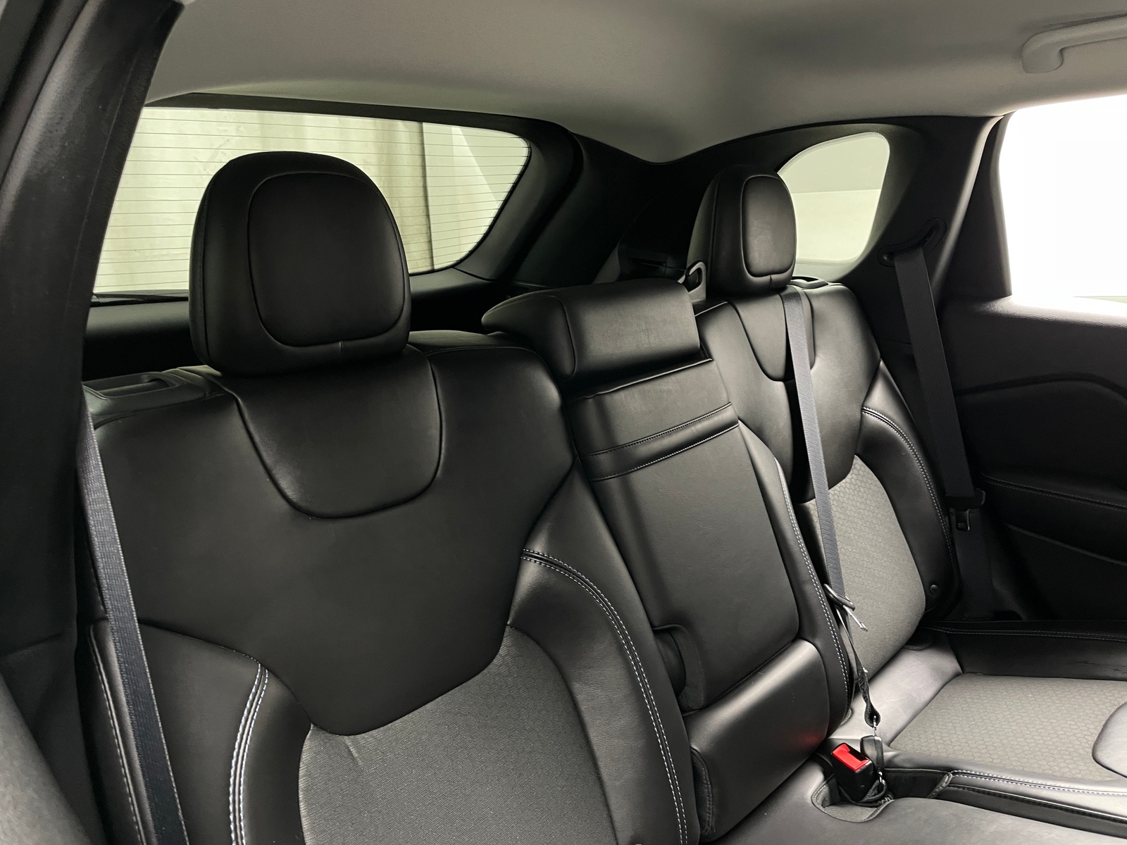 Thumbnail: 2019 Jeep Cherokee - 6