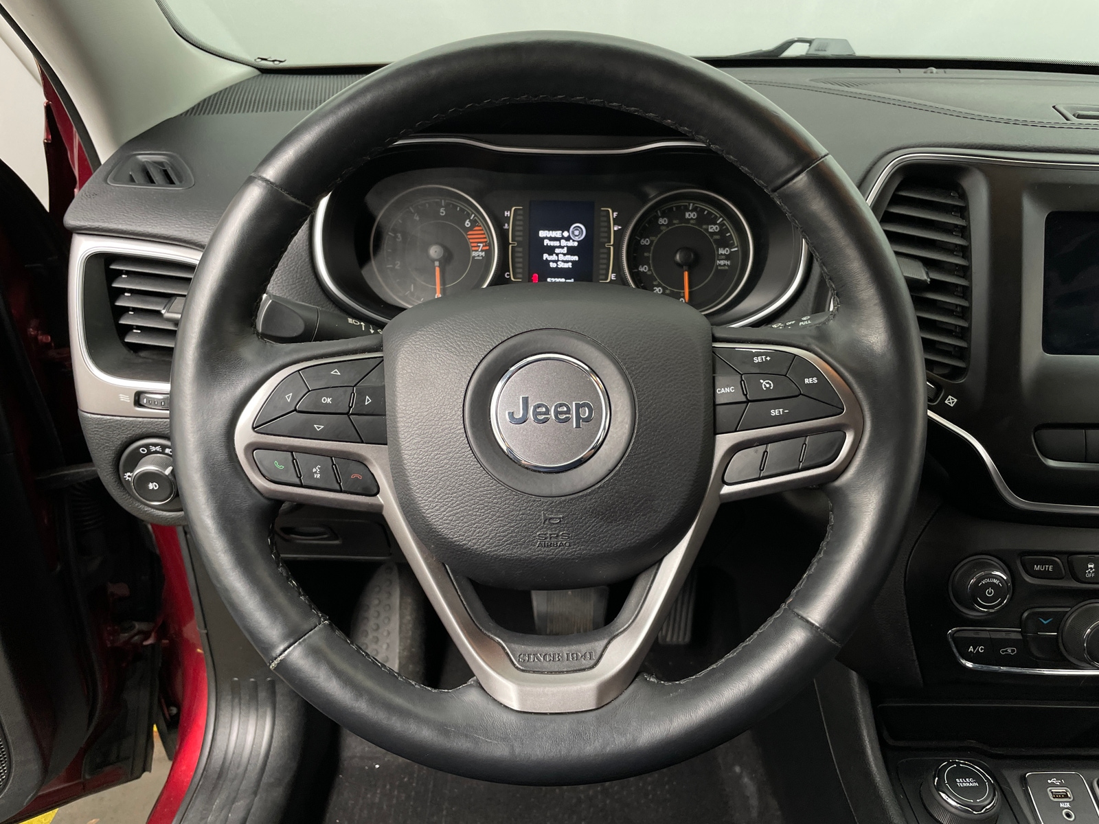 Thumbnail: 2019 Jeep Cherokee - 5
