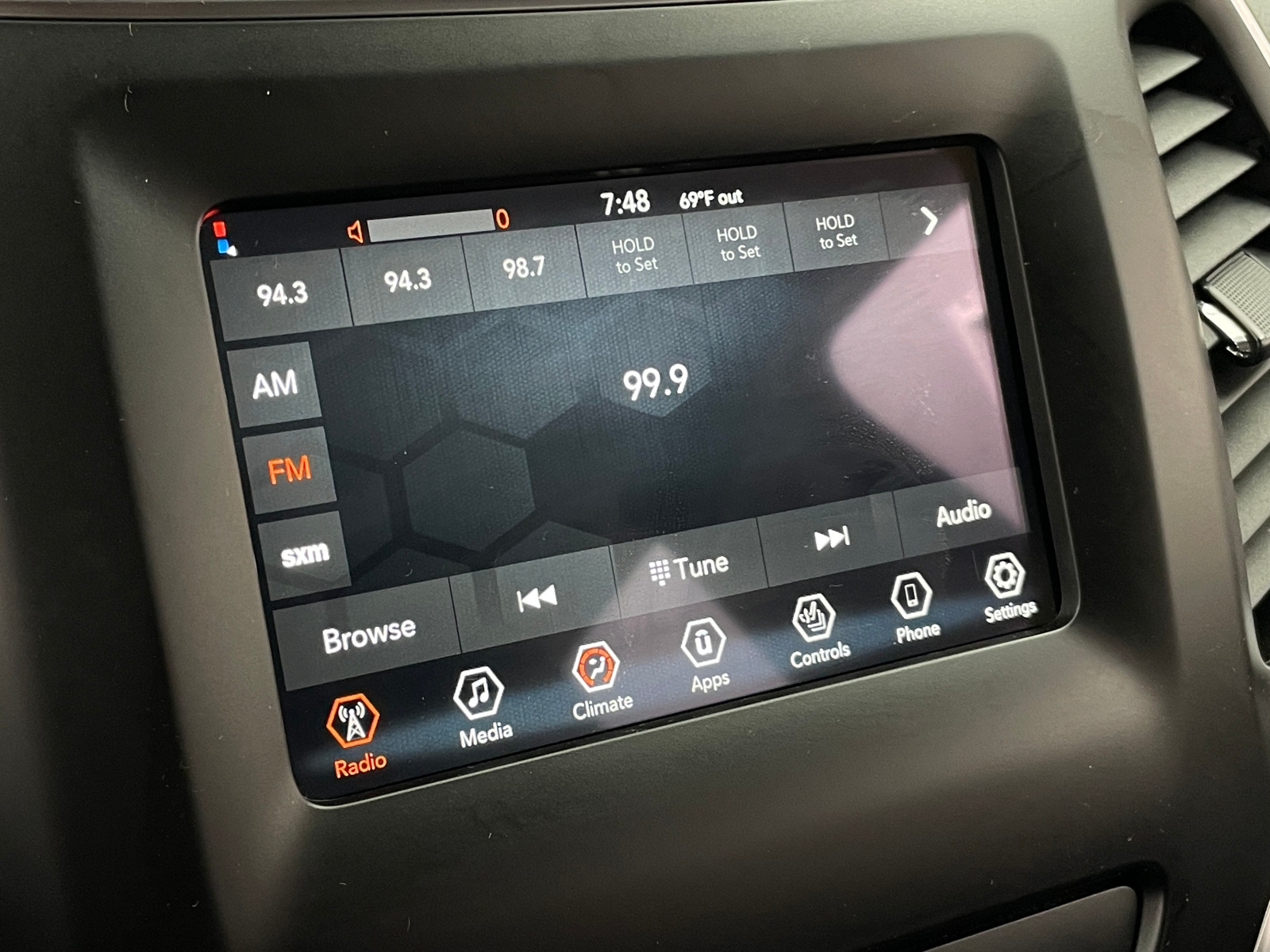 Thumbnail: 2019 Jeep Cherokee - 4