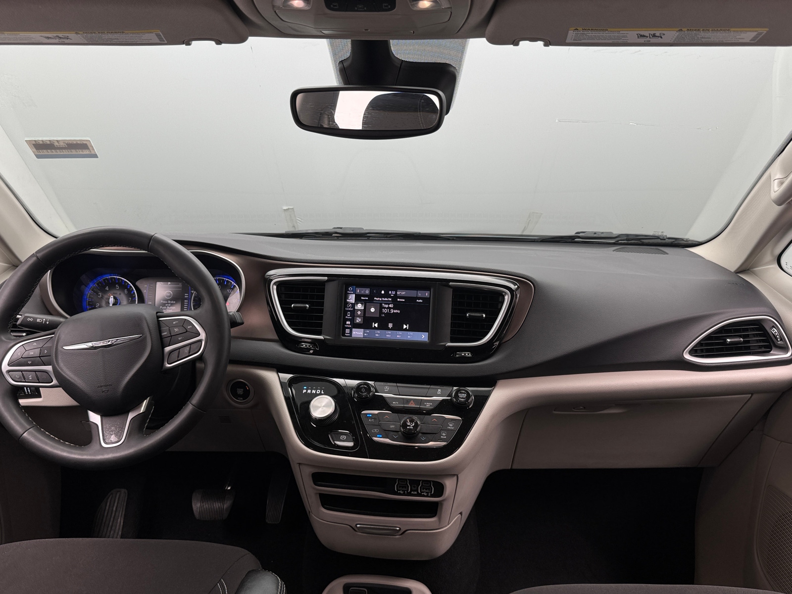 Thumbnail: 2023 Chrysler Voyager - 3