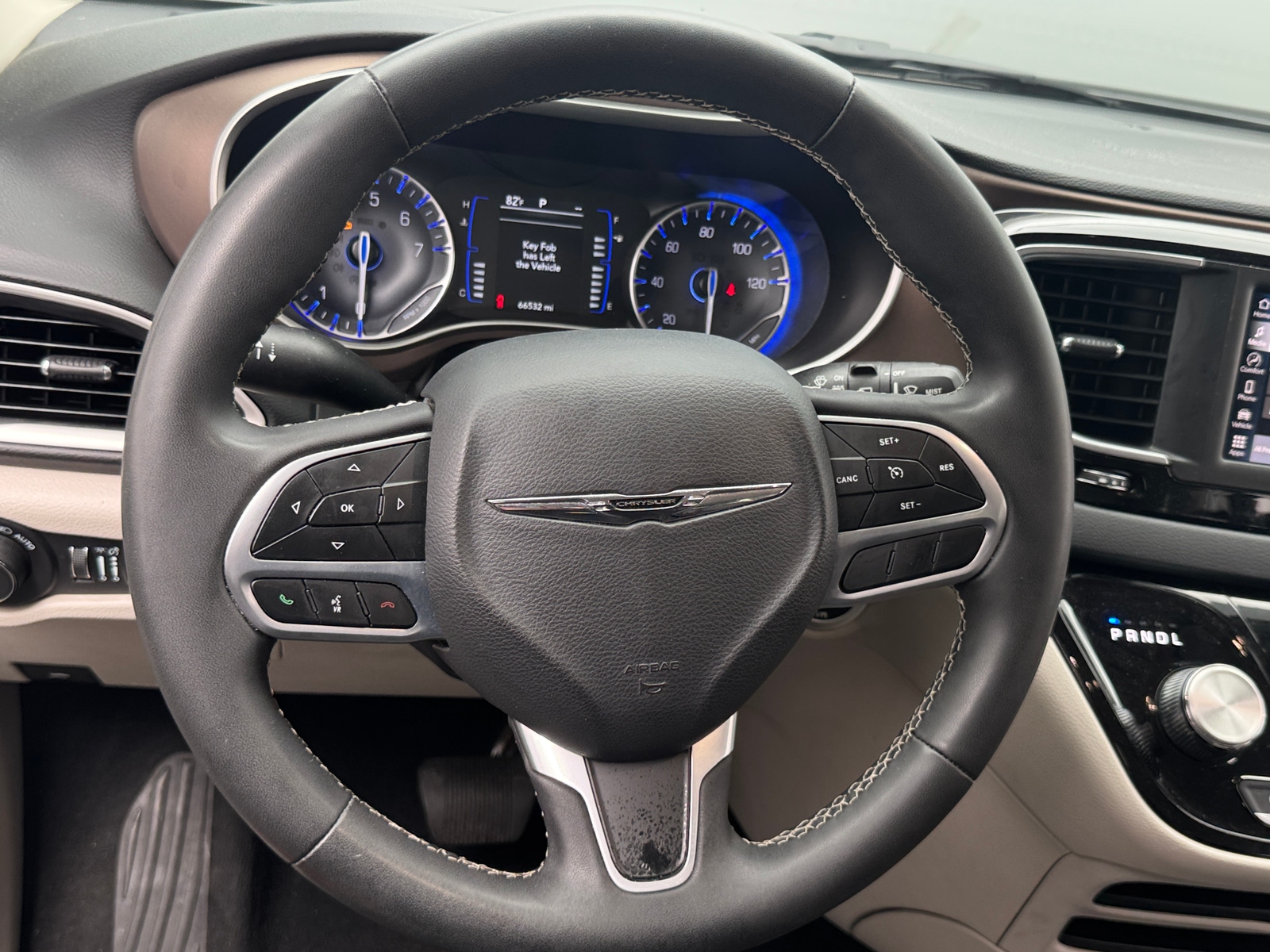 Thumbnail: 2023 Chrysler Voyager - 5