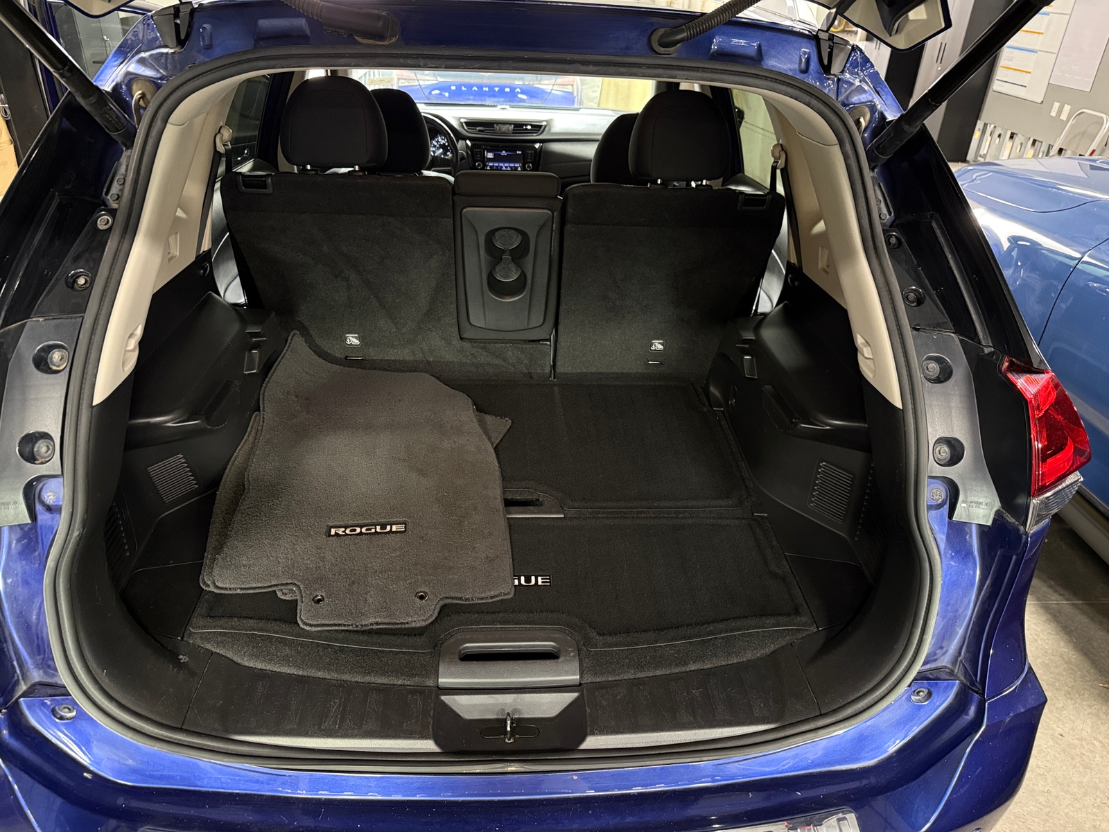Thumbnail: 2019 Nissan Rogue - 7