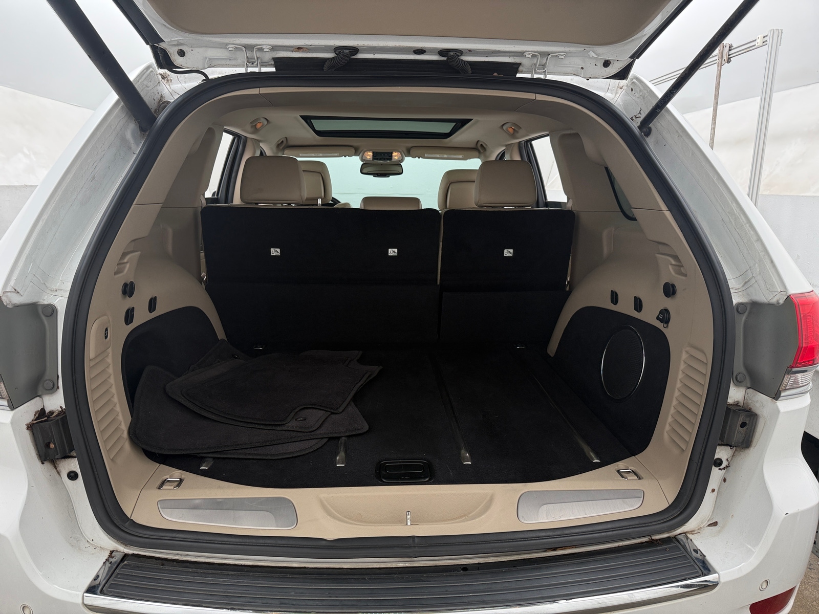 Thumbnail: 2015 Jeep Grand Cherokee - 6
