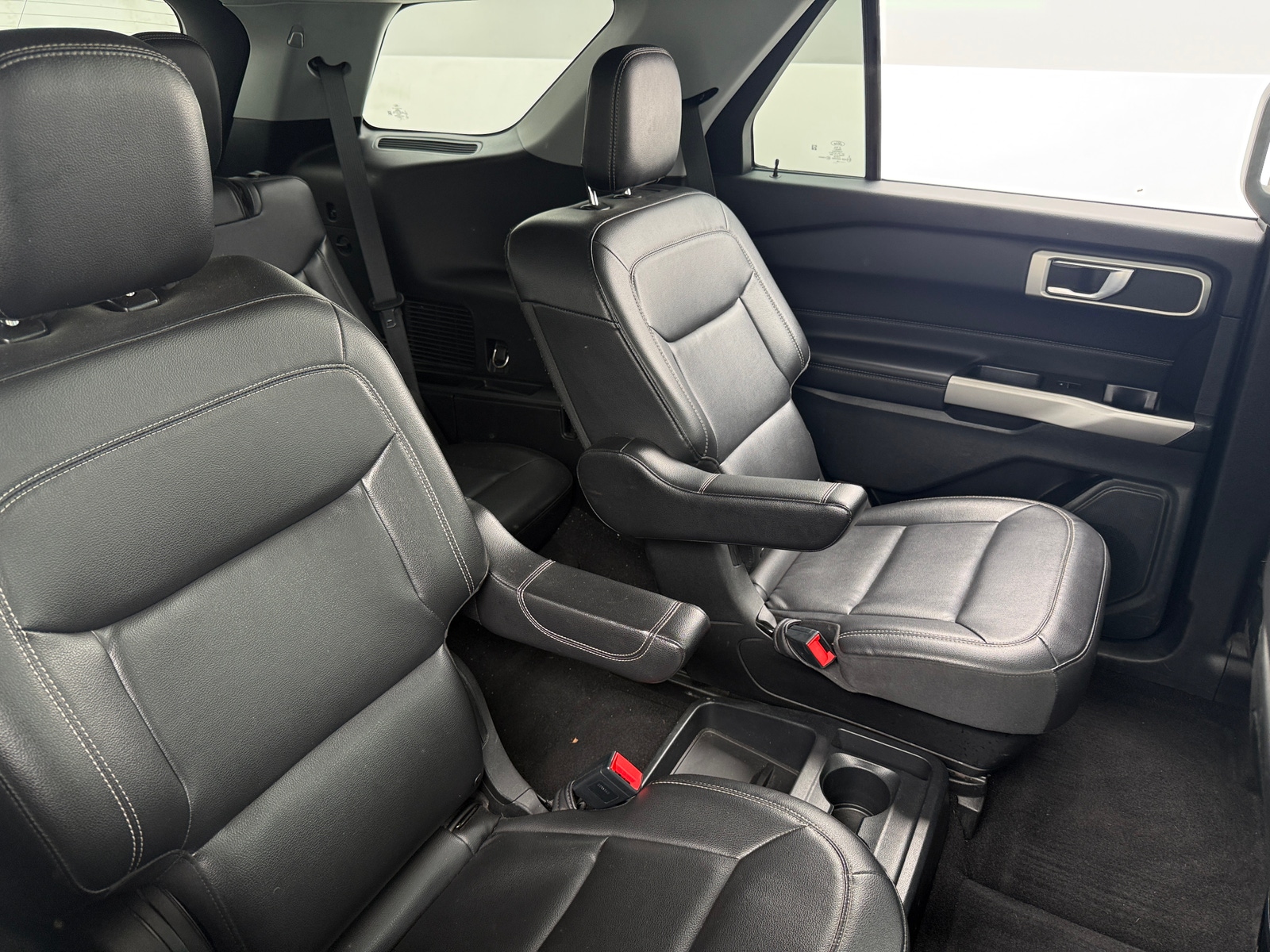 Thumbnail: 2020 Ford Explorer - 5